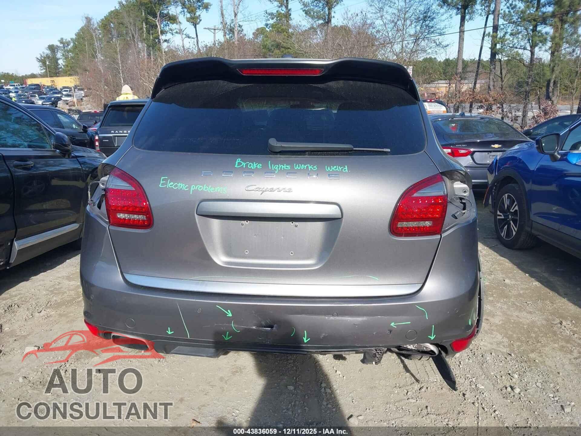 PORSCHE CAYENNE 2012 - WP1AA2A27CLA02407