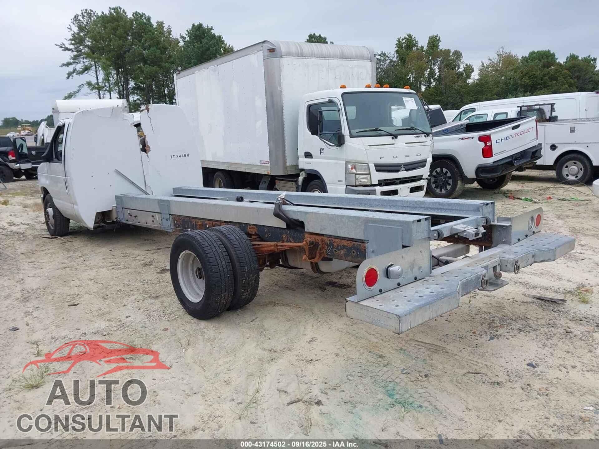 FORD E-450 CUTAWAY 2011 - 1FDXE4FS4BDB27521