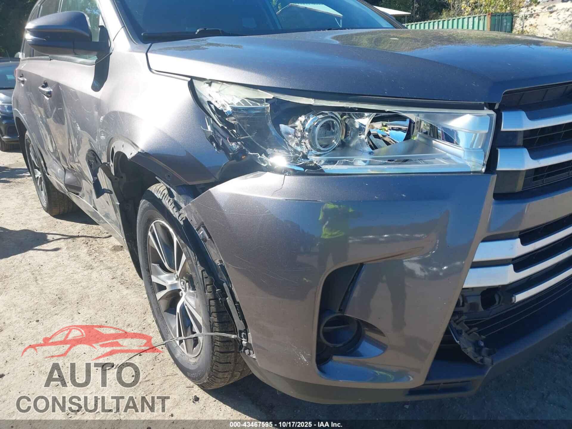 TOYOTA HIGHLANDER 2018 - 5TDBZRFH3JS498564
