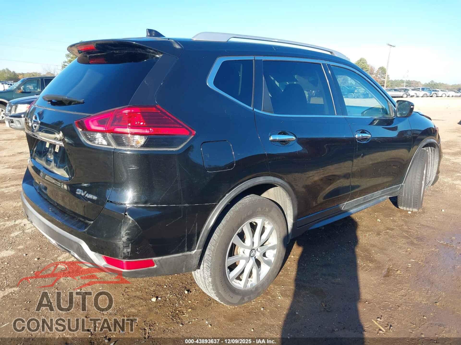NISSAN ROGUE 2017 - KNMAT2MV3HP574642