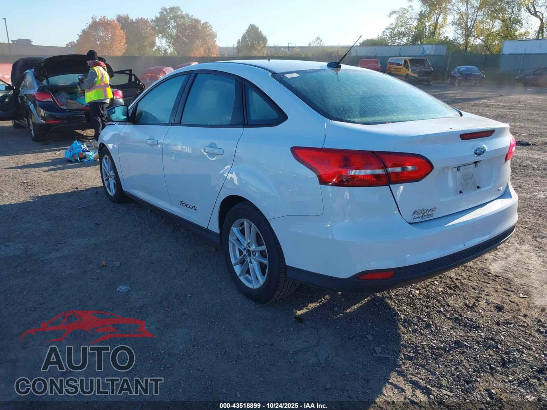 FORD FOCUS 2016 - 1FADP3F26GL327752