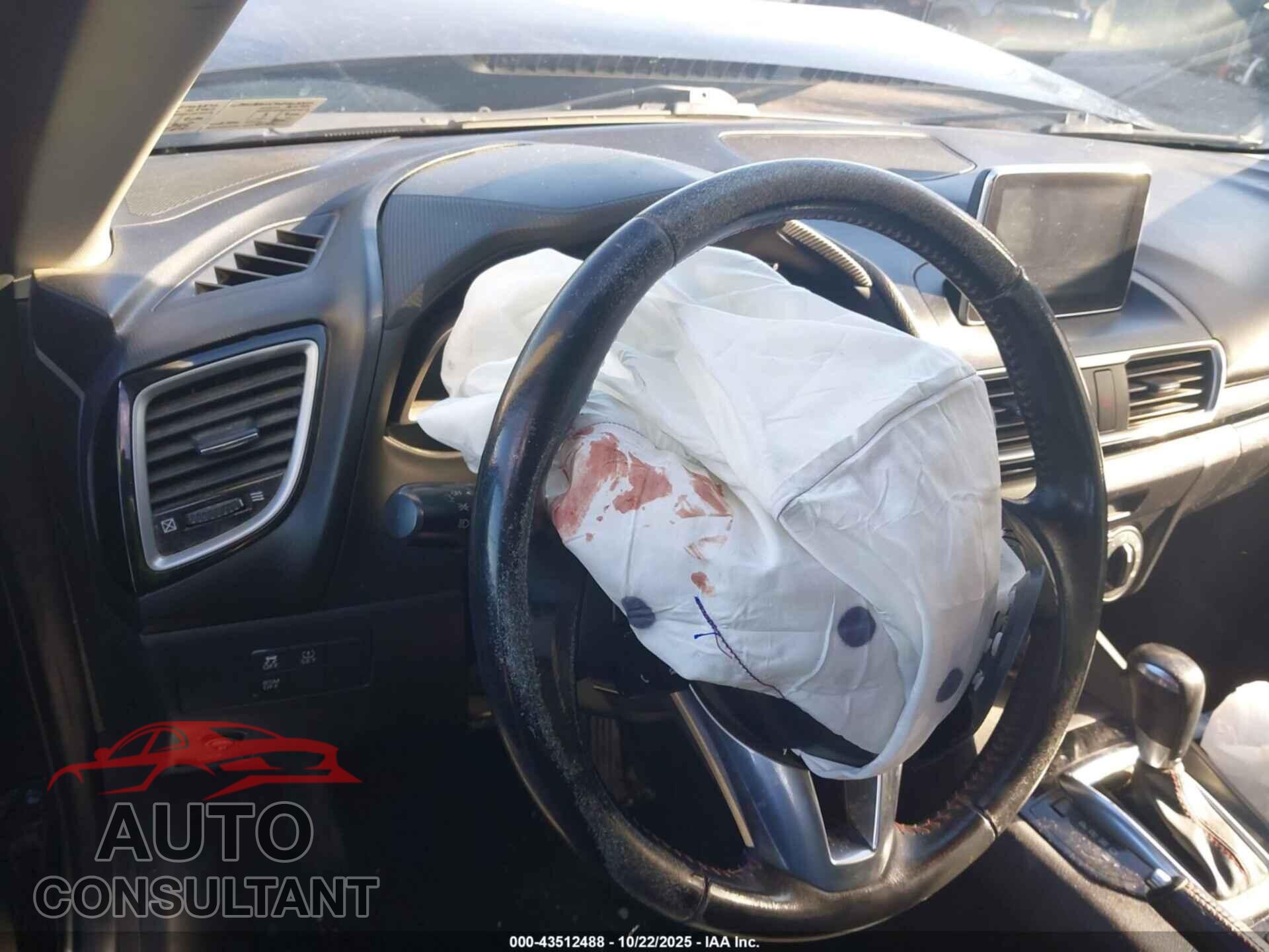 MAZDA MAZDA3 2015 - JM1BM1V76F1268577