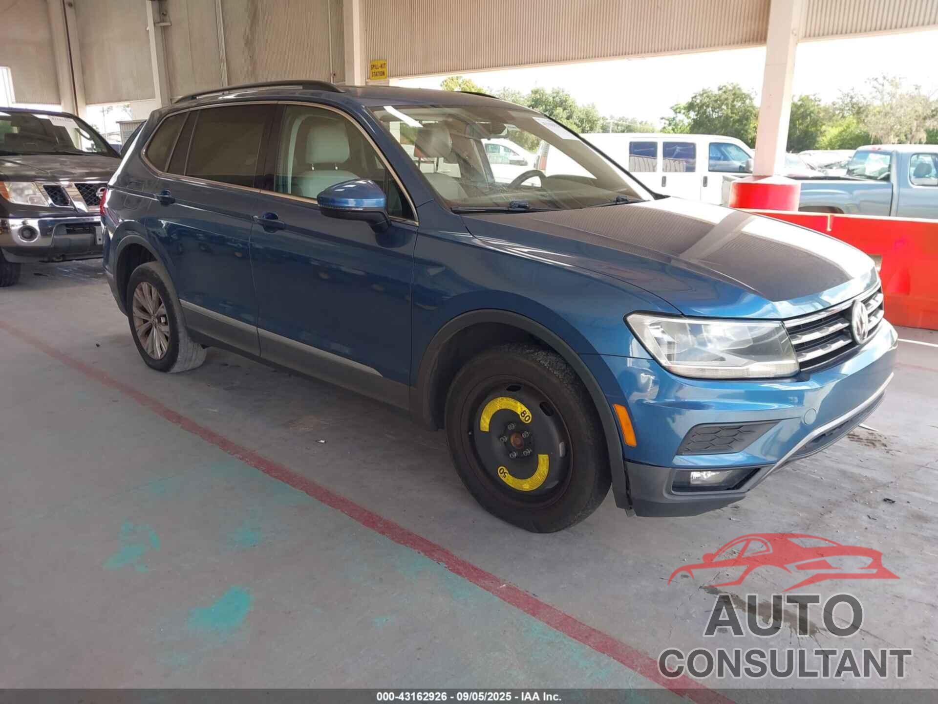 VOLKSWAGEN TIGUAN 2018 - 3VV3B7AX3JM033473