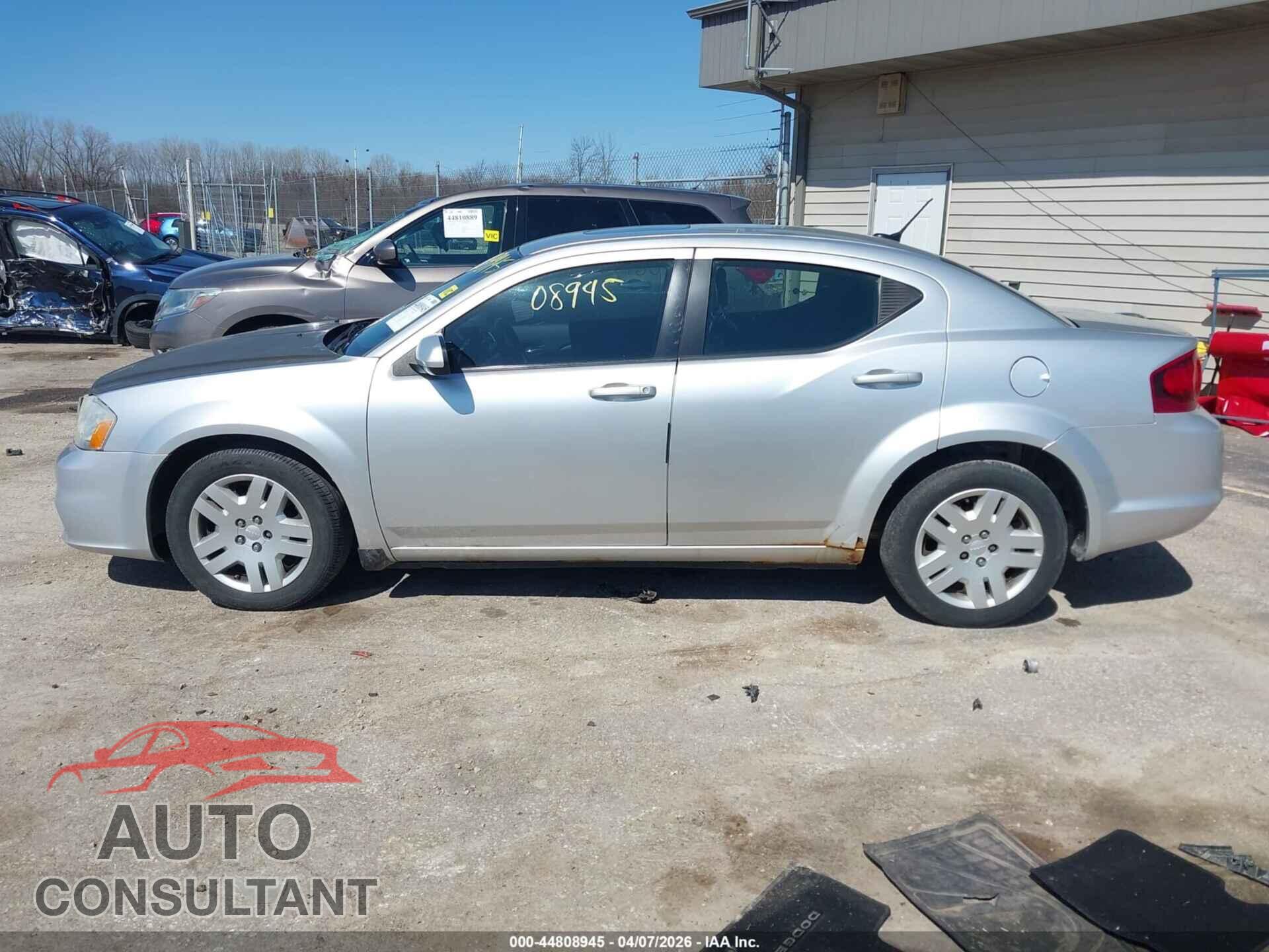 DODGE AVENGER 2011 - 1B3BD2FG4BN572399