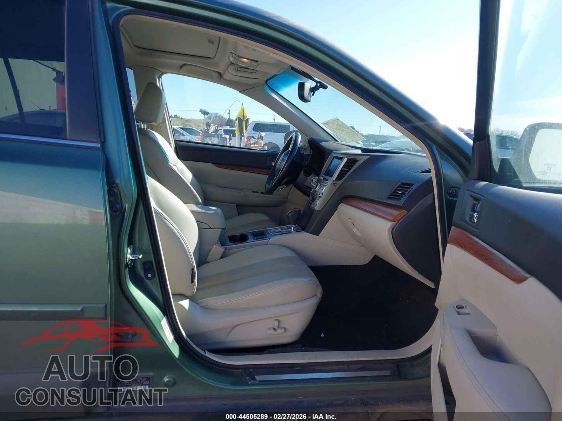 SUBARU OUTBACK 2013 - 4S4BRBLC5D3289117