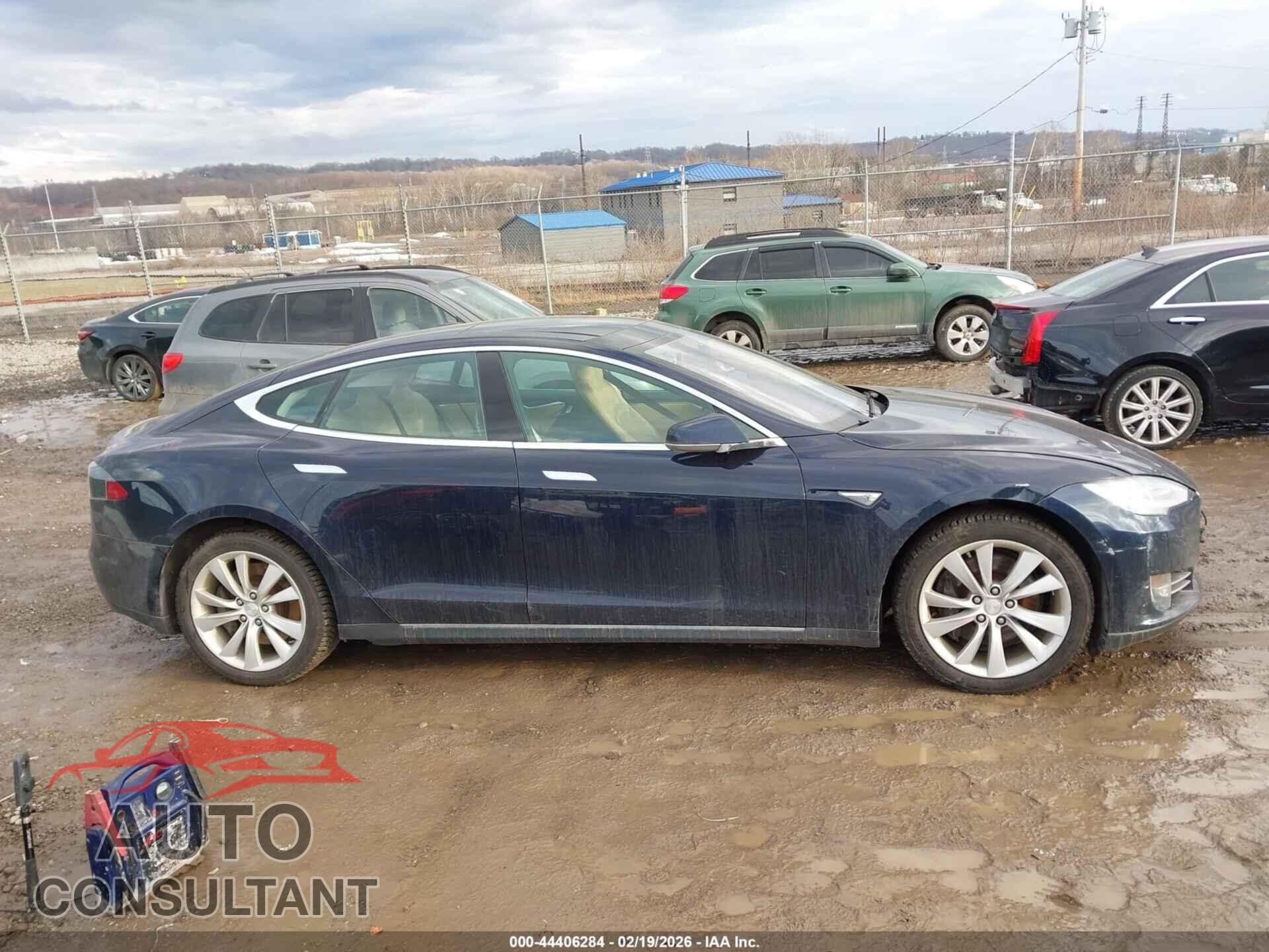 TESLA MODEL S 2013 - 5YJSA1DN3DFP26606