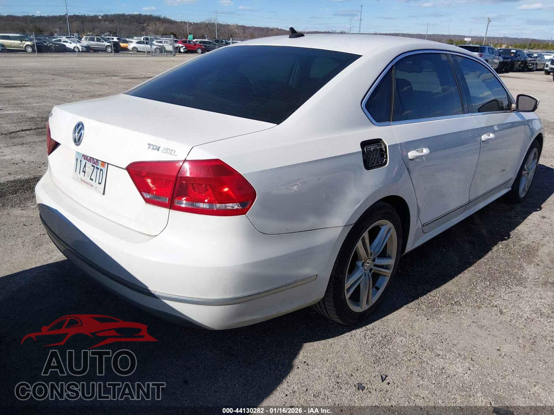 VOLKSWAGEN PASSAT 2013 - 1VWCN7A34DC111412