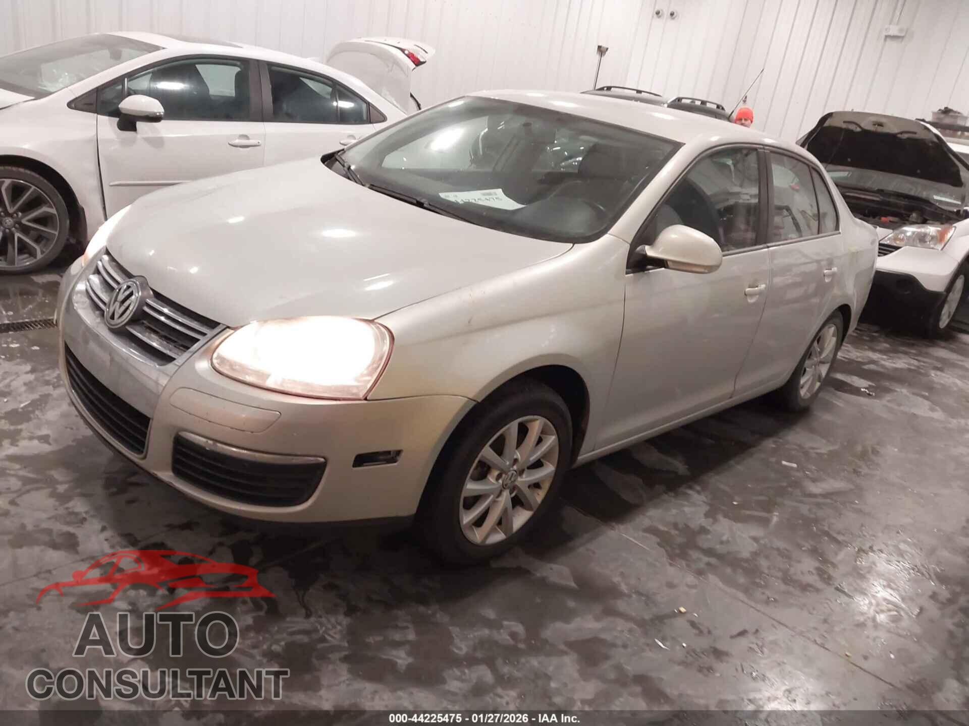 VOLKSWAGEN JETTA 2010 - 3VWAX7AJ2AM157931
