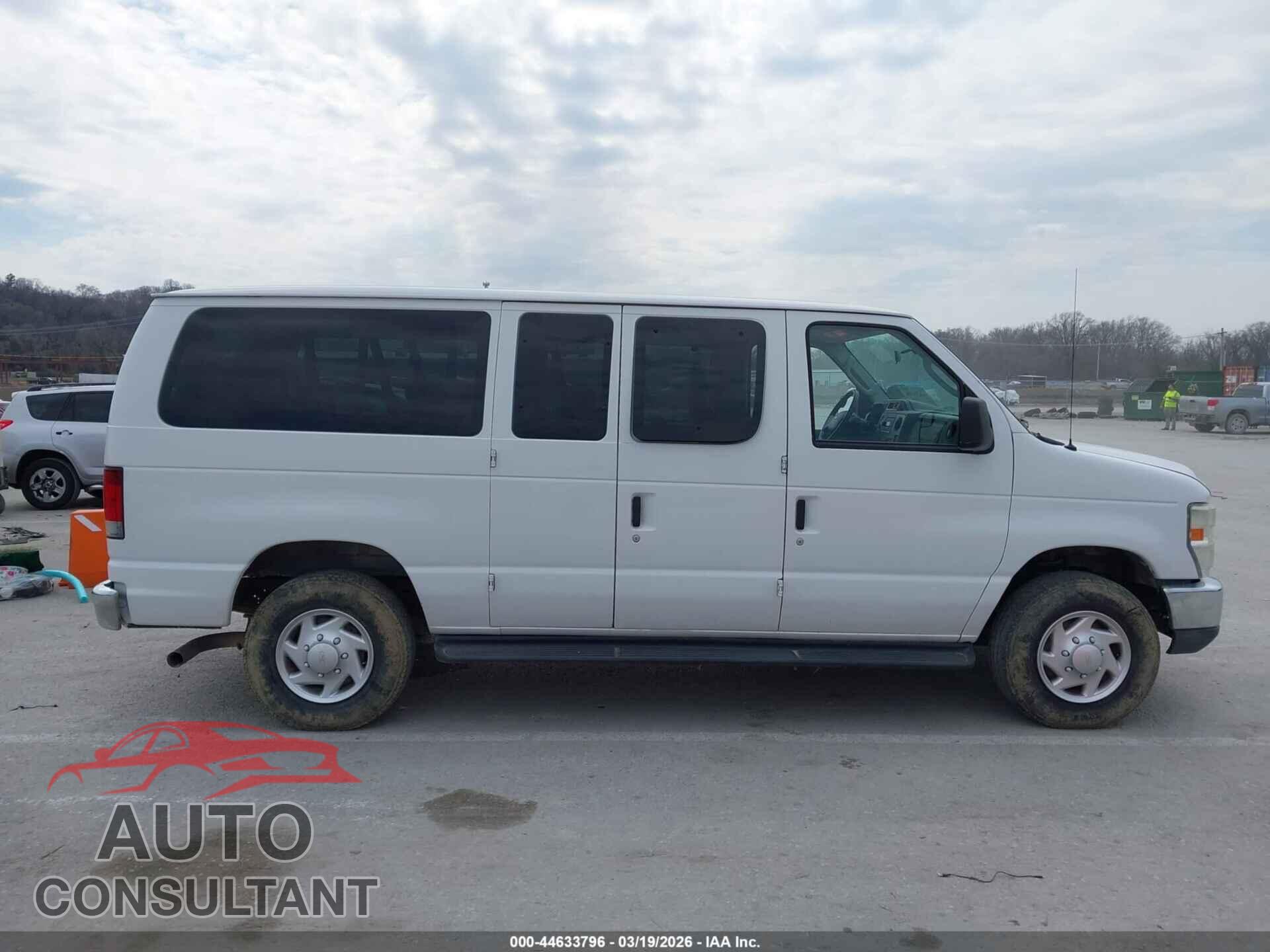FORD E-350 SUPER DUTY 2011 - 1FBNE3BL0BDB02866