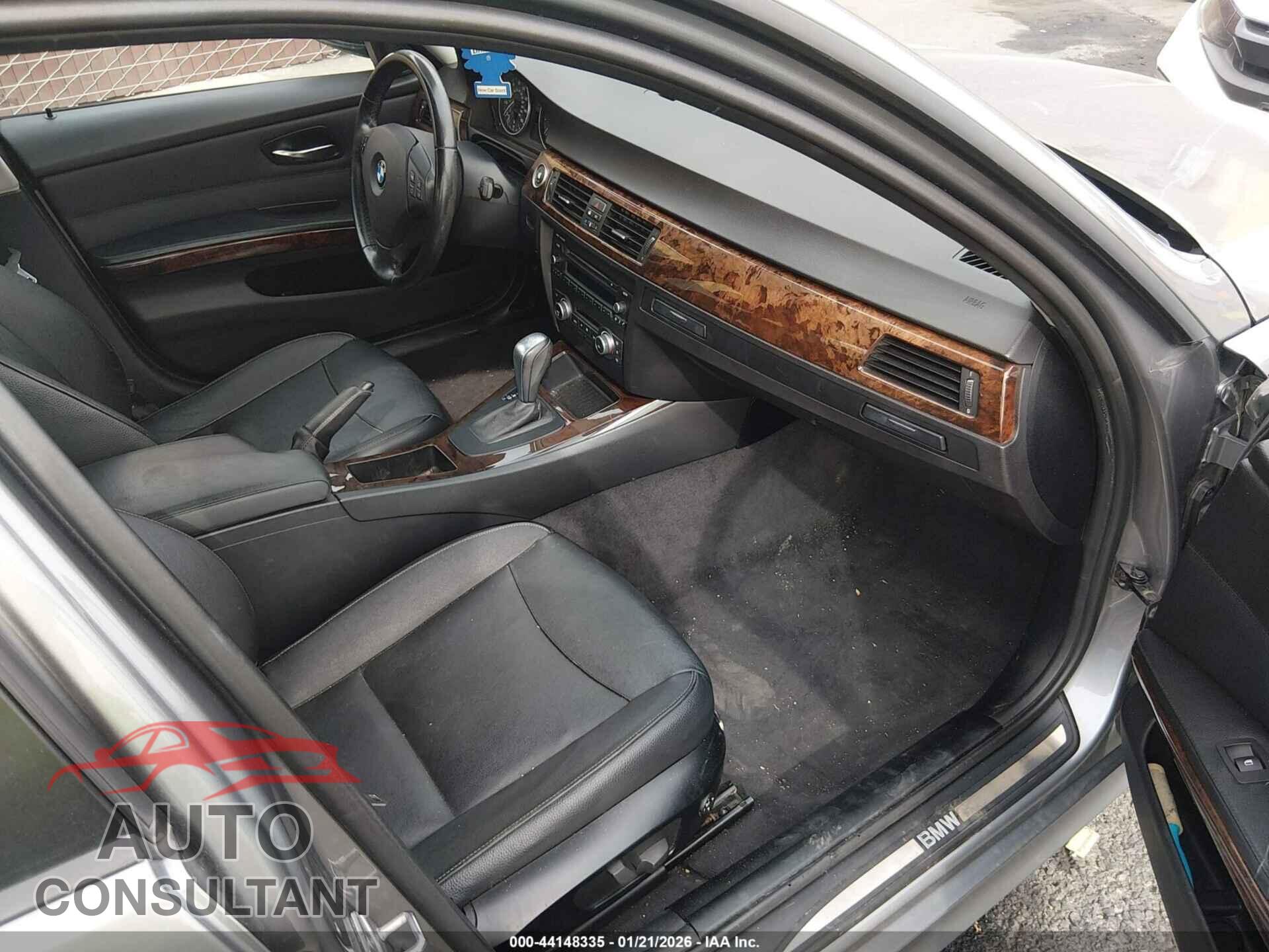 BMW 328I 2011 - WBAPH5G50BNM80887