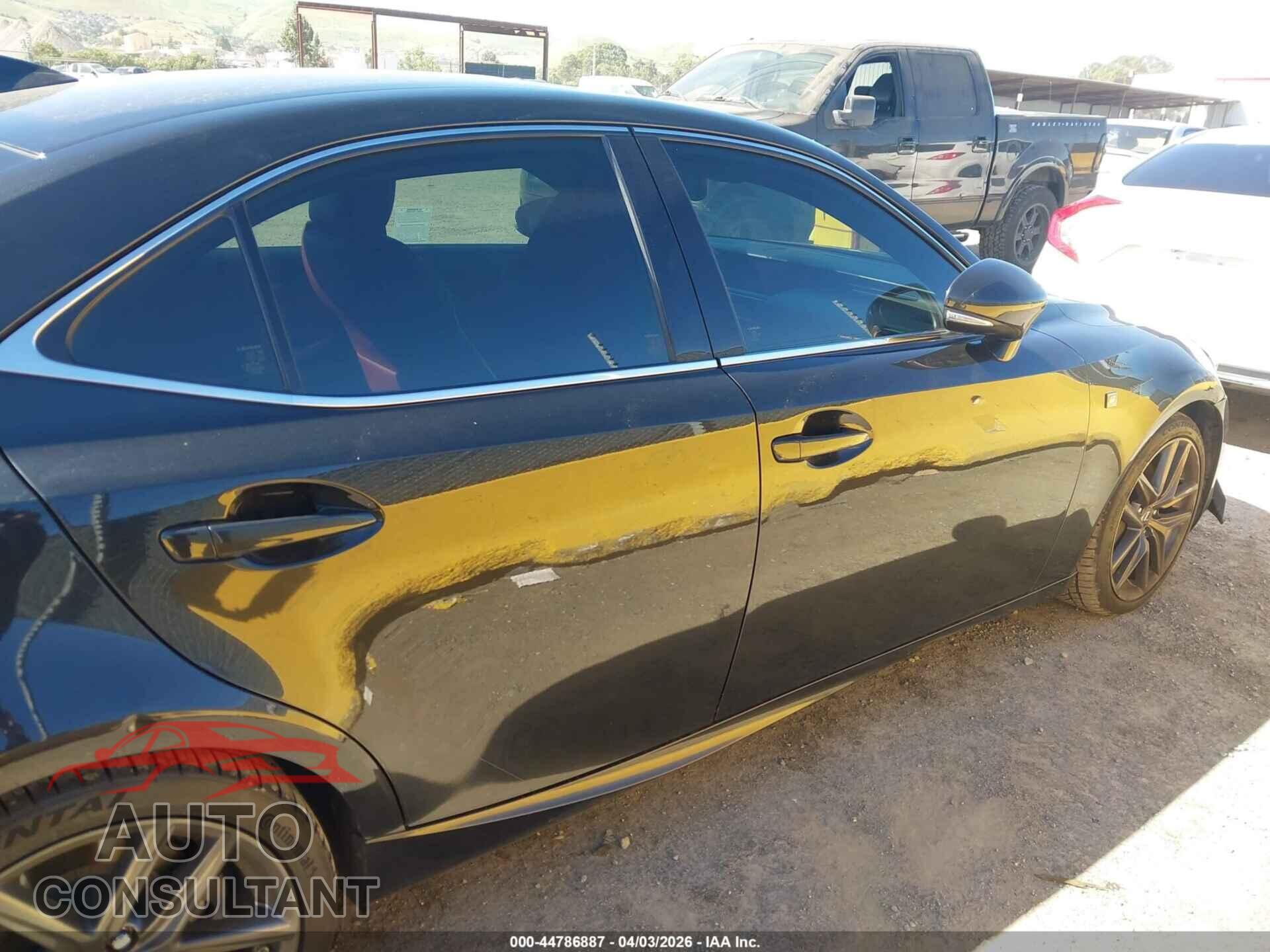 LEXUS IS 300 2018 - JTHC81D26J5031358