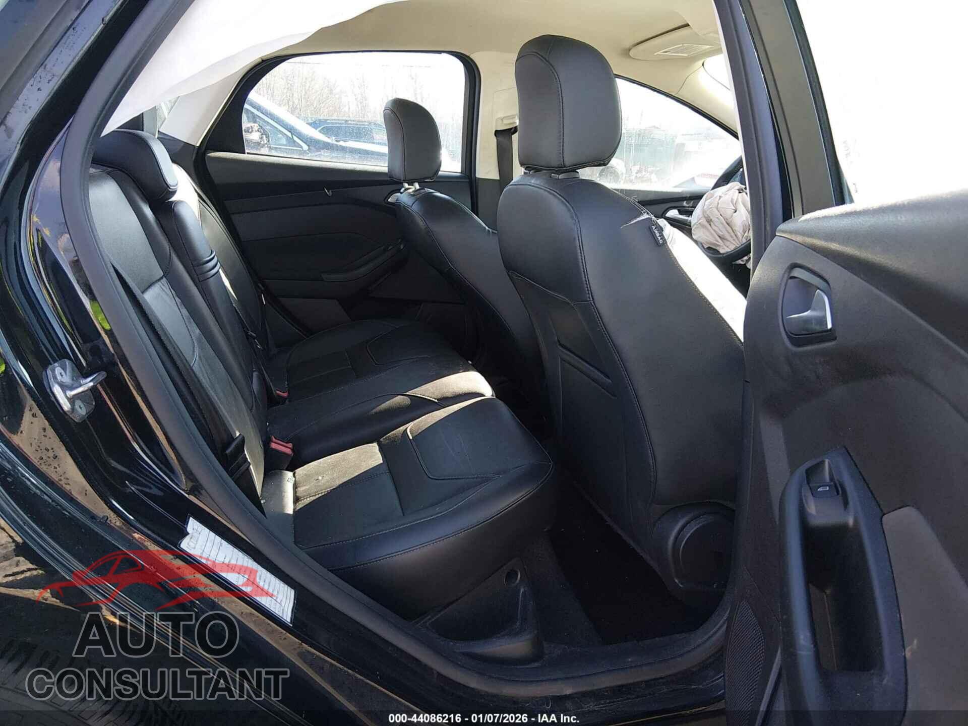 FORD FOCUS 2016 - 1FADP3F29GL222073