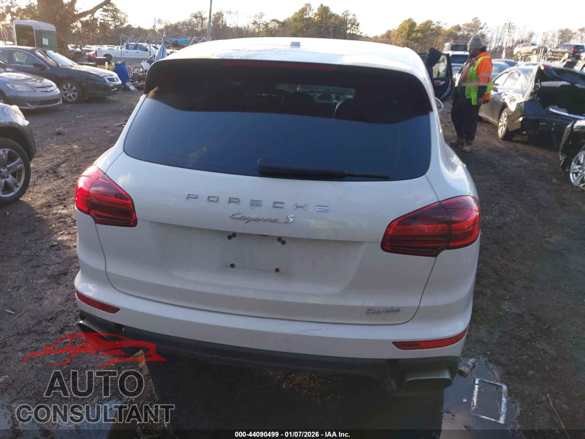 PORSCHE CAYENNE 2016 - WP1AA2A27GKA11569