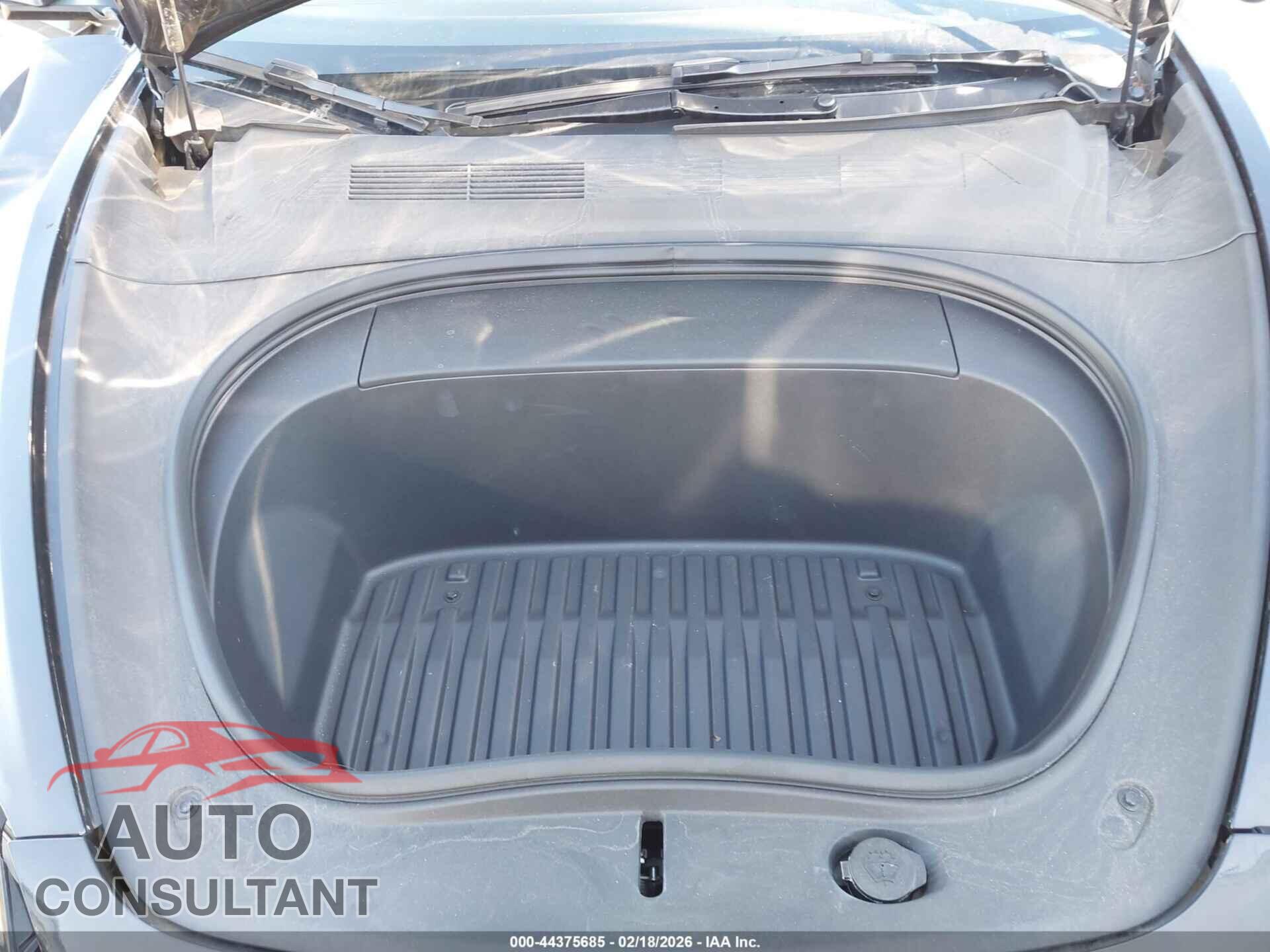 TESLA MODEL 3 2024 - 5YJ3E1EA1RF743089
