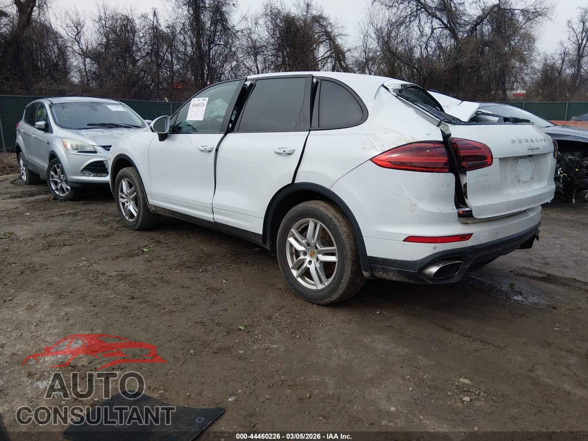 PORSCHE CAYENNE 2016 - WP1AA2A22GKA14931