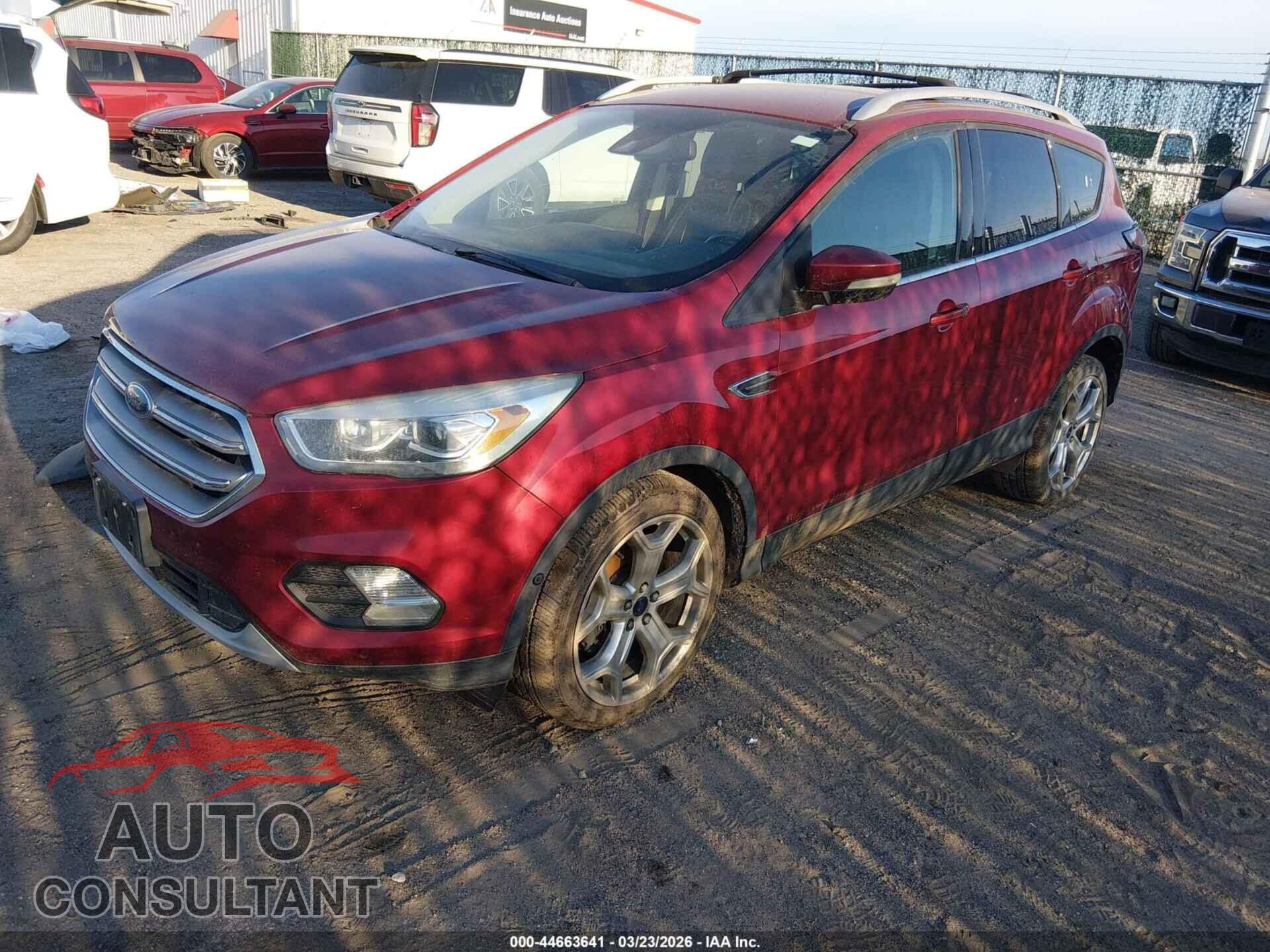 FORD ESCAPE 2017 - 1FMCU0J95HUD42297