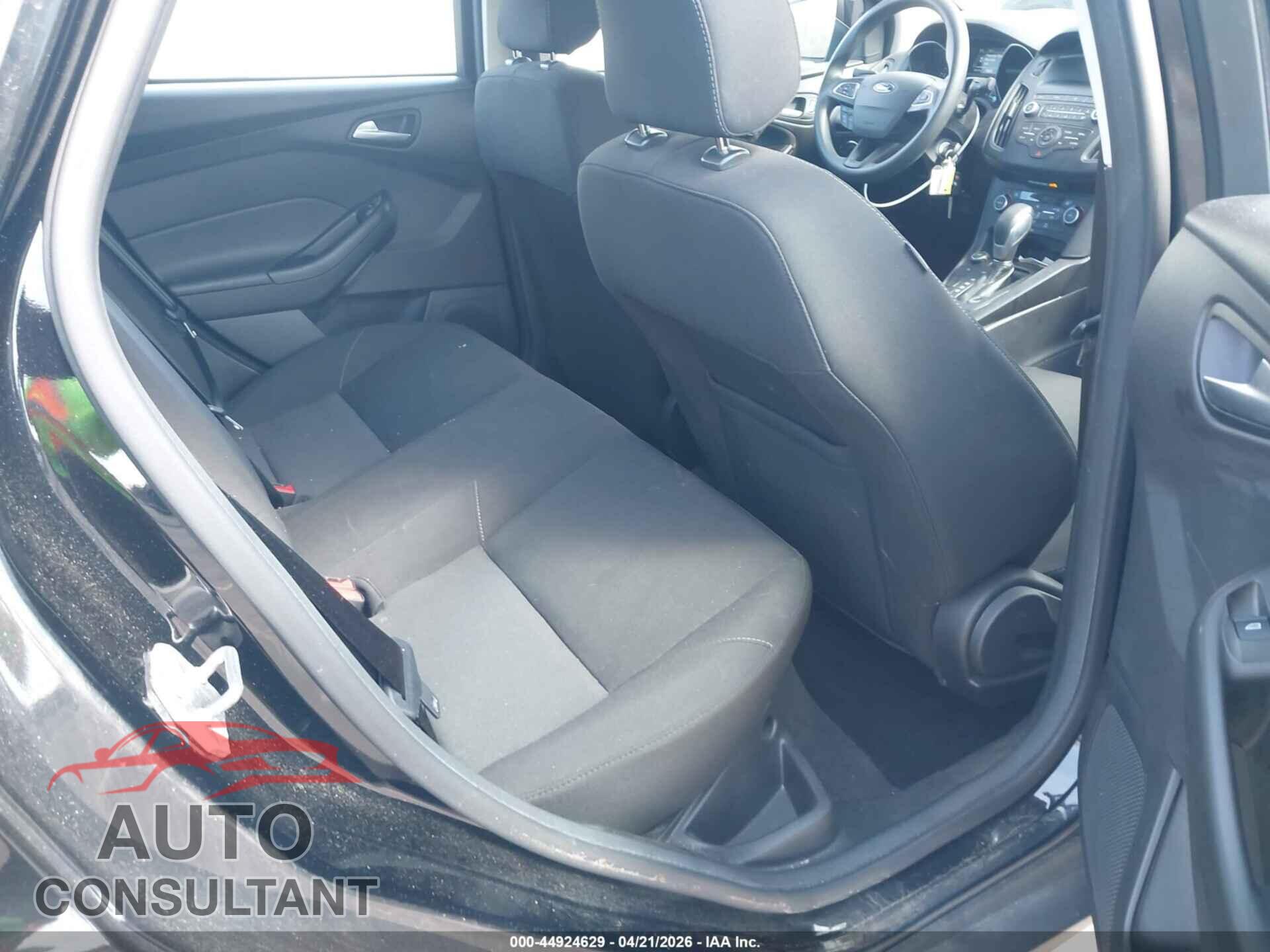 FORD FOCUS 2018 - 1FADP3FE5JL219267