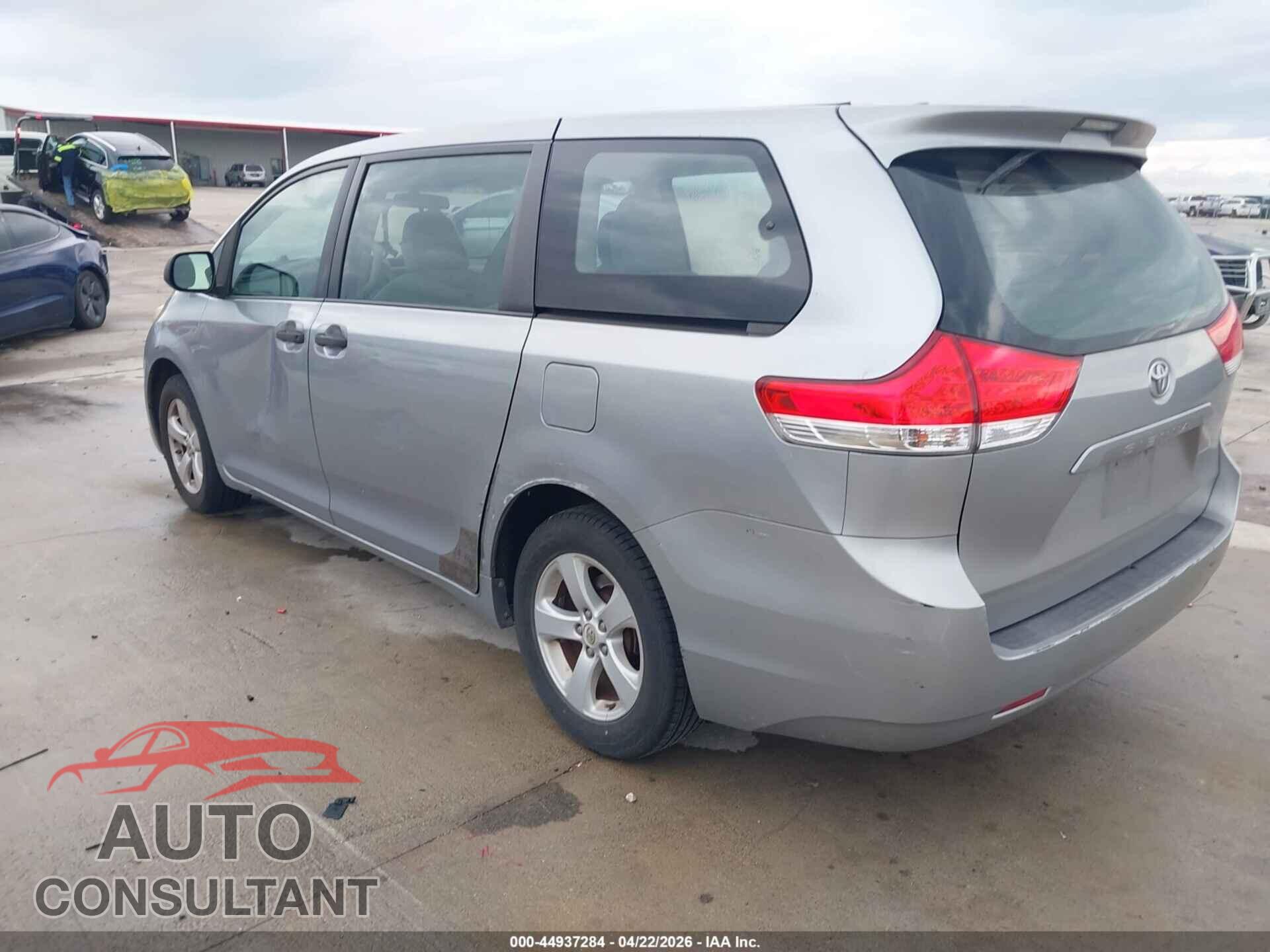 TOYOTA SIENNA 2011 - 5TDKA3DC8BS006785
