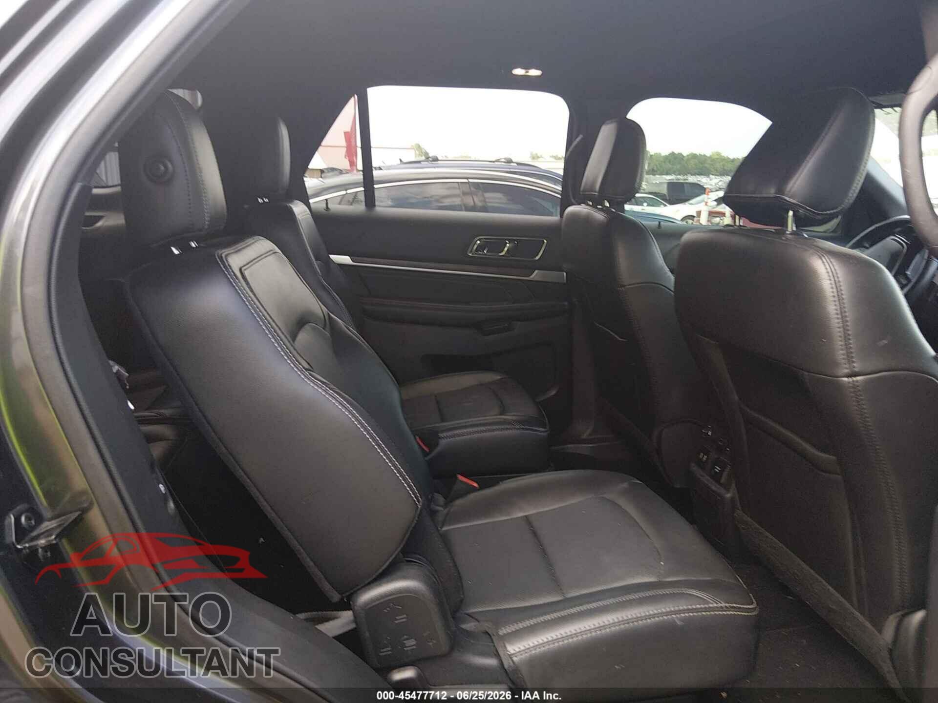 FORD EXPLORER 2018 - 1FM5K7F81JGB99571