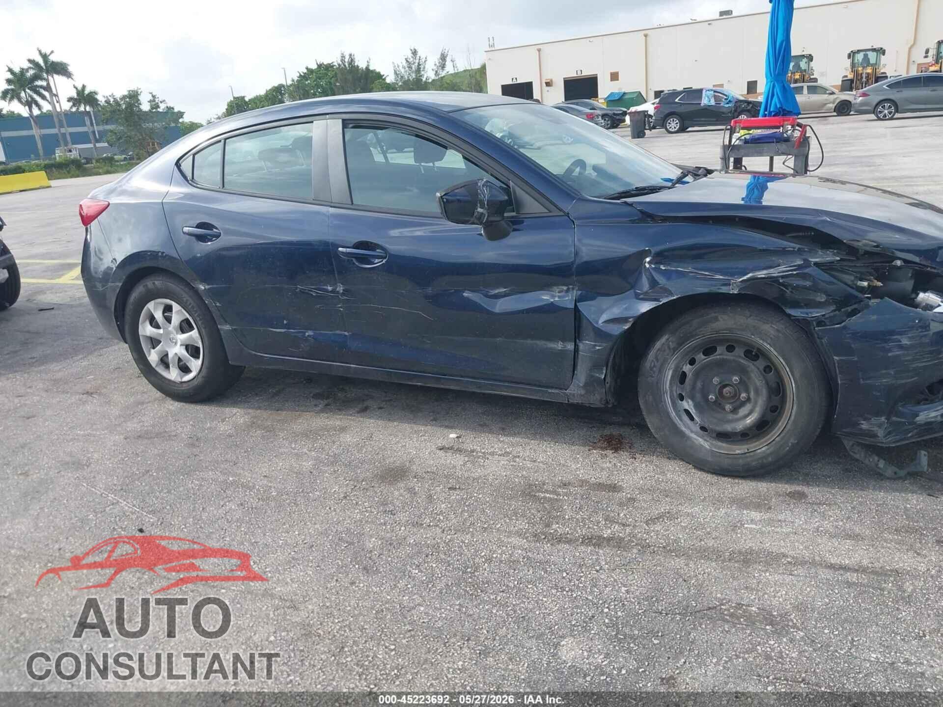 MAZDA MAZDA3 2018 - 3MZBN1U76JM169247