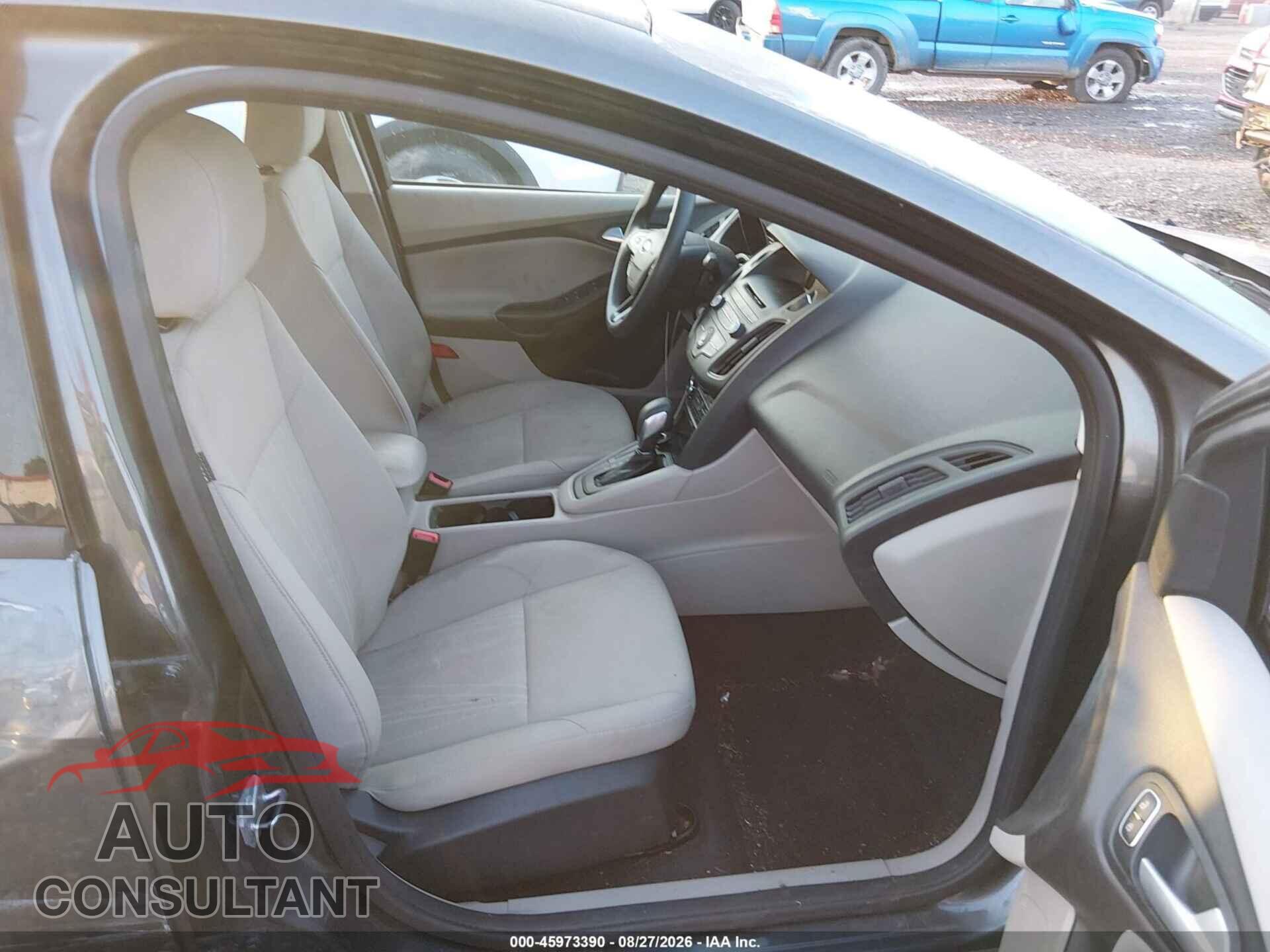FORD FOCUS 2017 - 1FADP3F2XHL266052