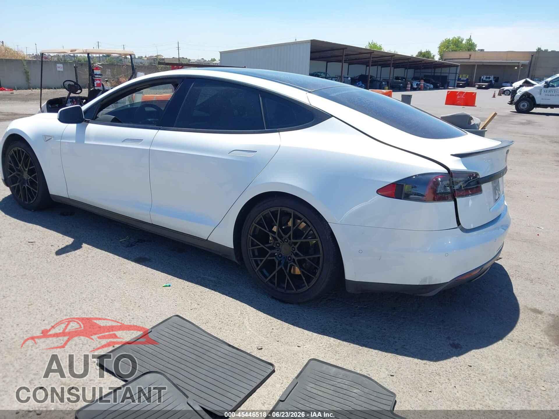 TESLA MODEL S 2015 - 5YJSA1H2XFF085196
