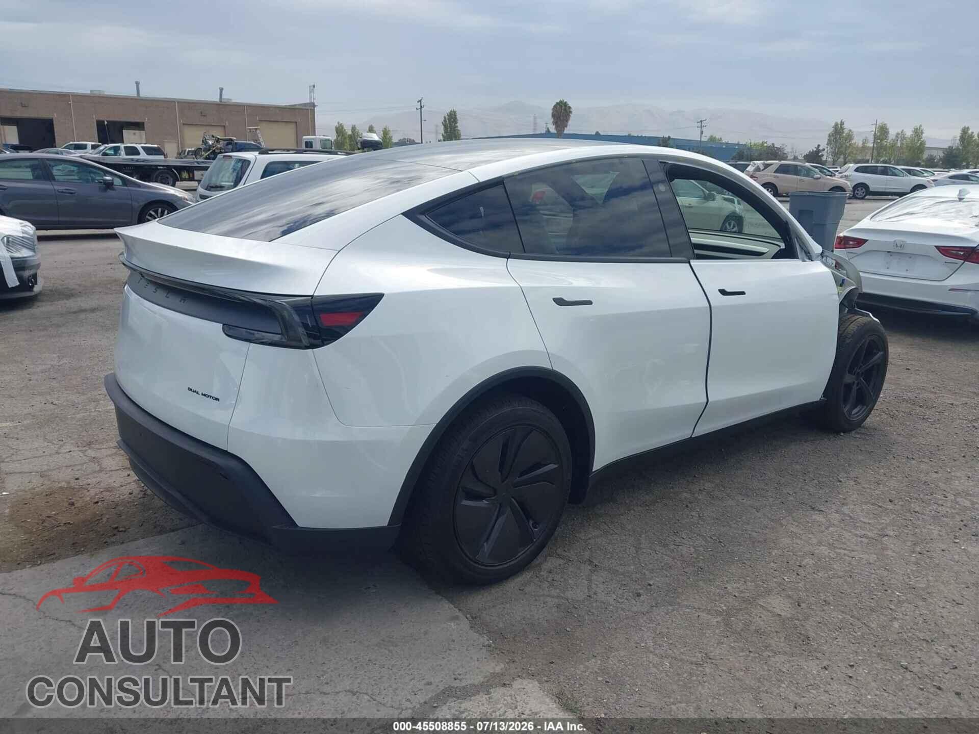 TESLA MODEL Y 2026 - 7SAYGDEEXTF632023