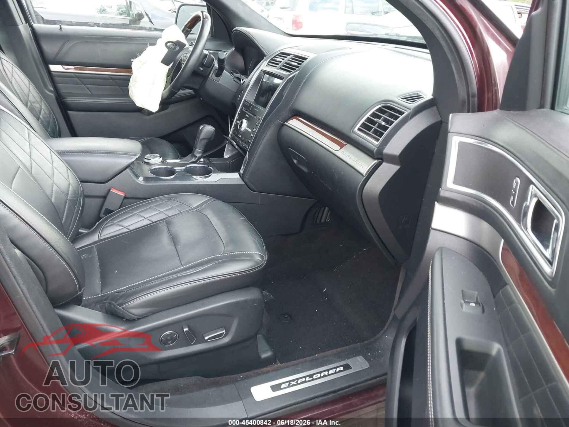 FORD EXPLORER 2018 - 1FM5K8HTXJGB76555