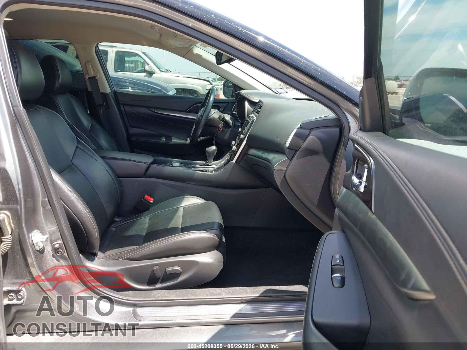 NISSAN MAXIMA 2019 - 1N4AA6AV3KC370087