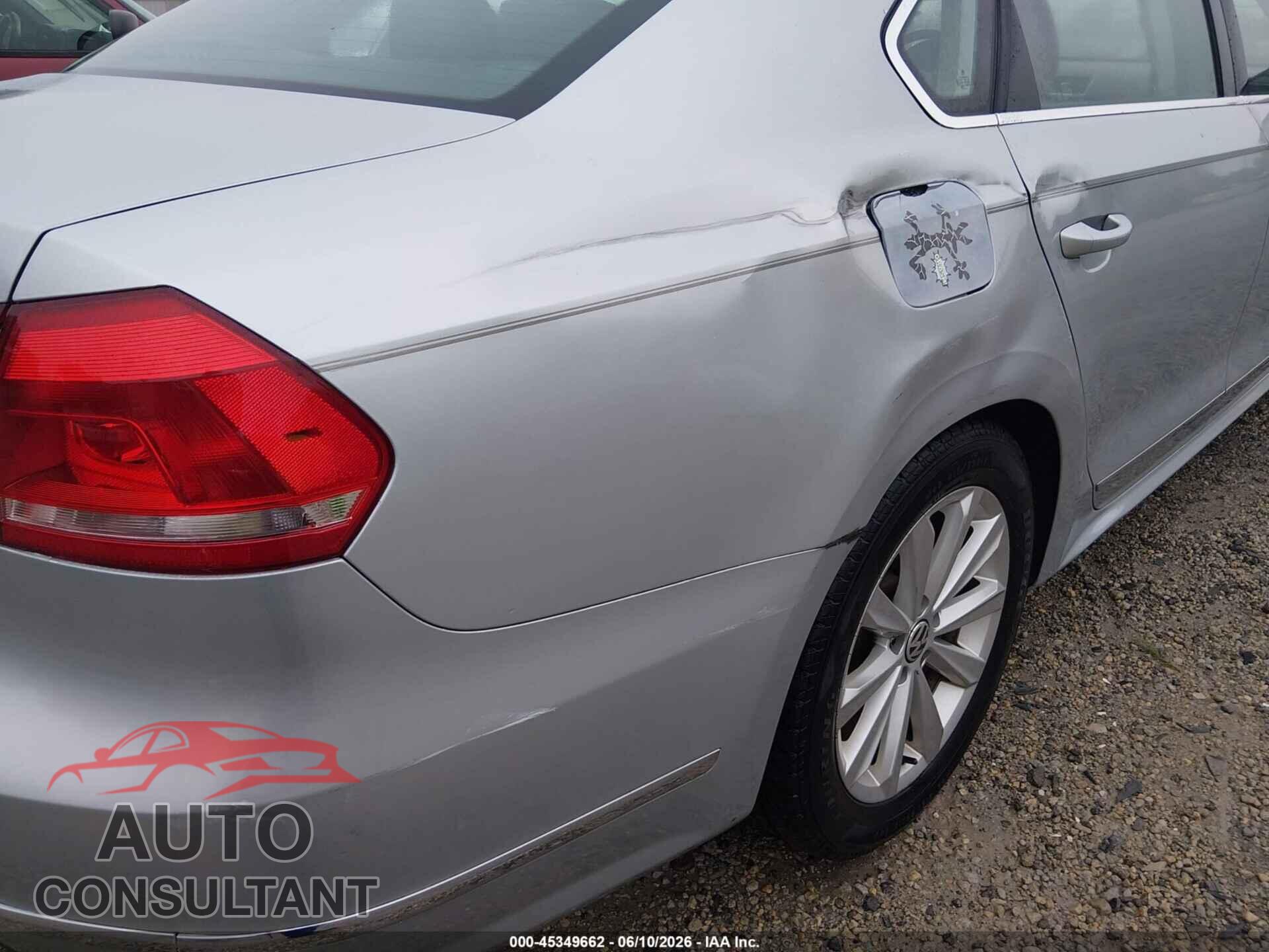 VOLKSWAGEN PASSAT 2012 - 1VWCH7A38CC053231