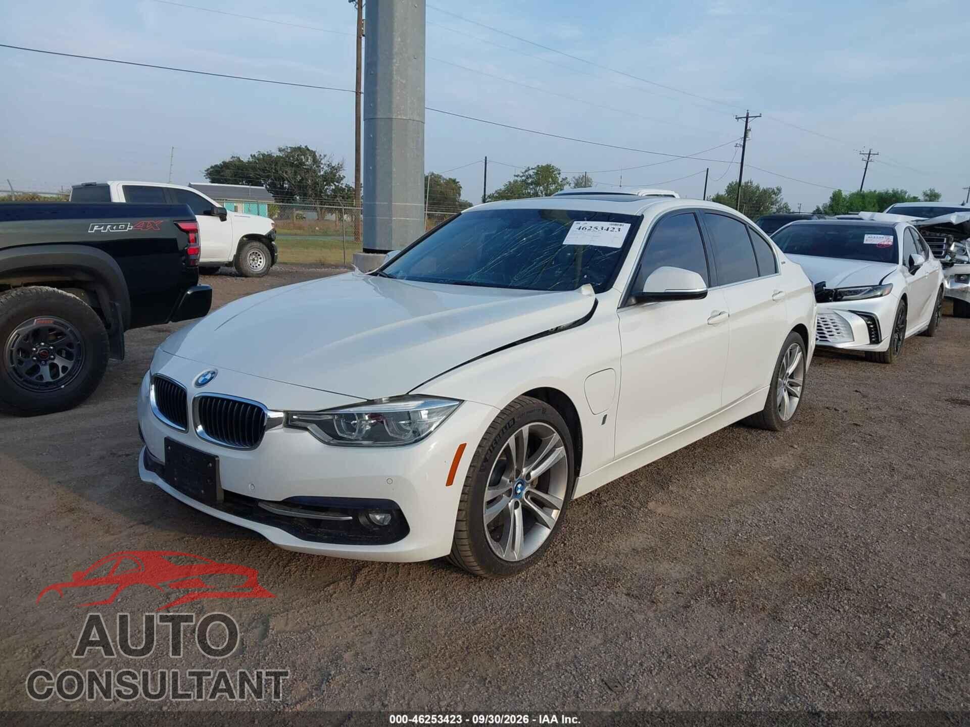 BMW 330E 2017 - WBA8E1C58HK480495