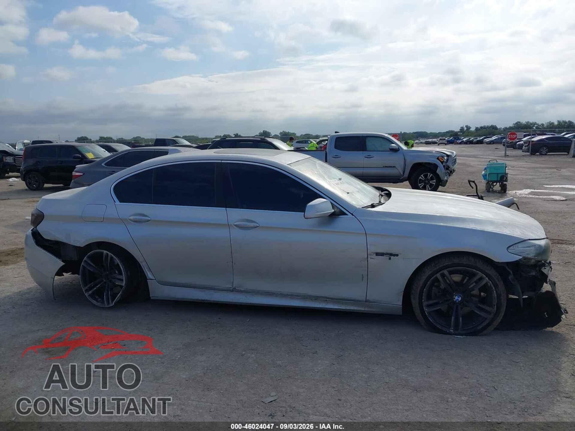 BMW 528I 2011 - WBAFR1C59BC744689