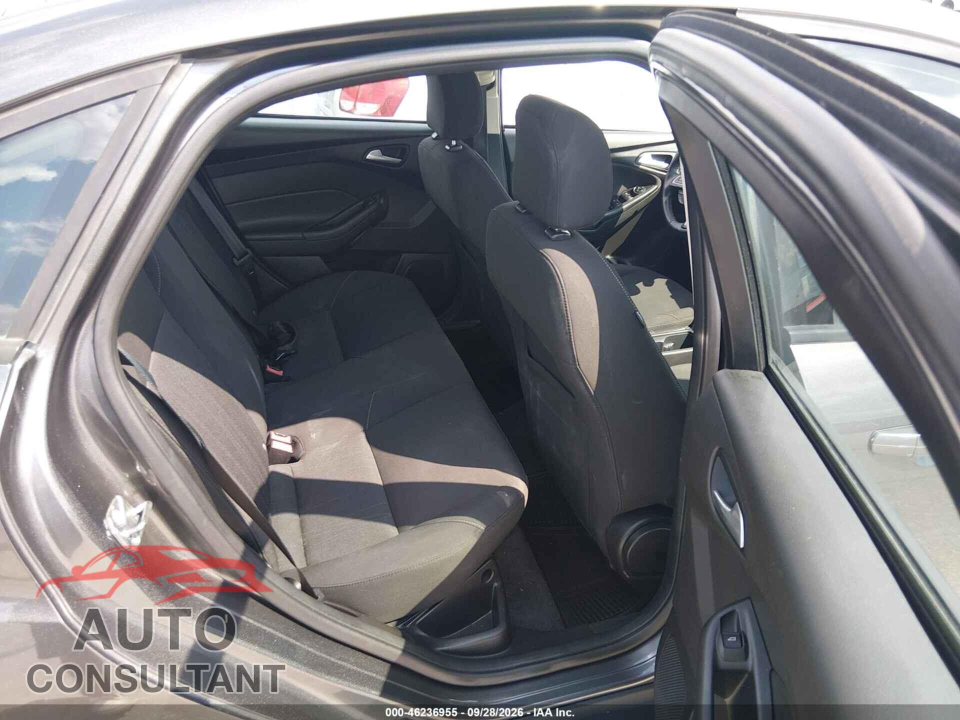 FORD FOCUS 2016 - 1FADP3F22GL221184