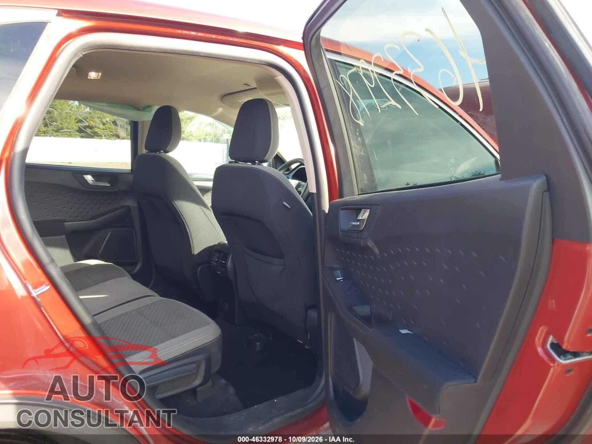 FORD ESCAPE 2020 - 1FMCU0G61LUA96340