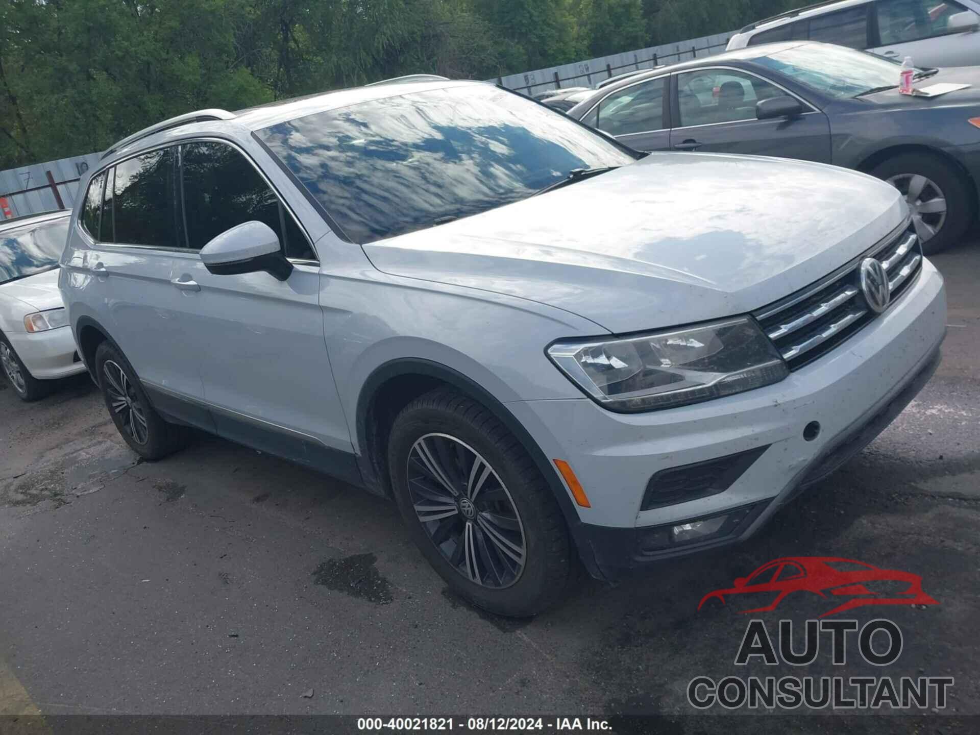 VOLKSWAGEN TIGUAN 2018 - 3VV2B7AX5JM008957