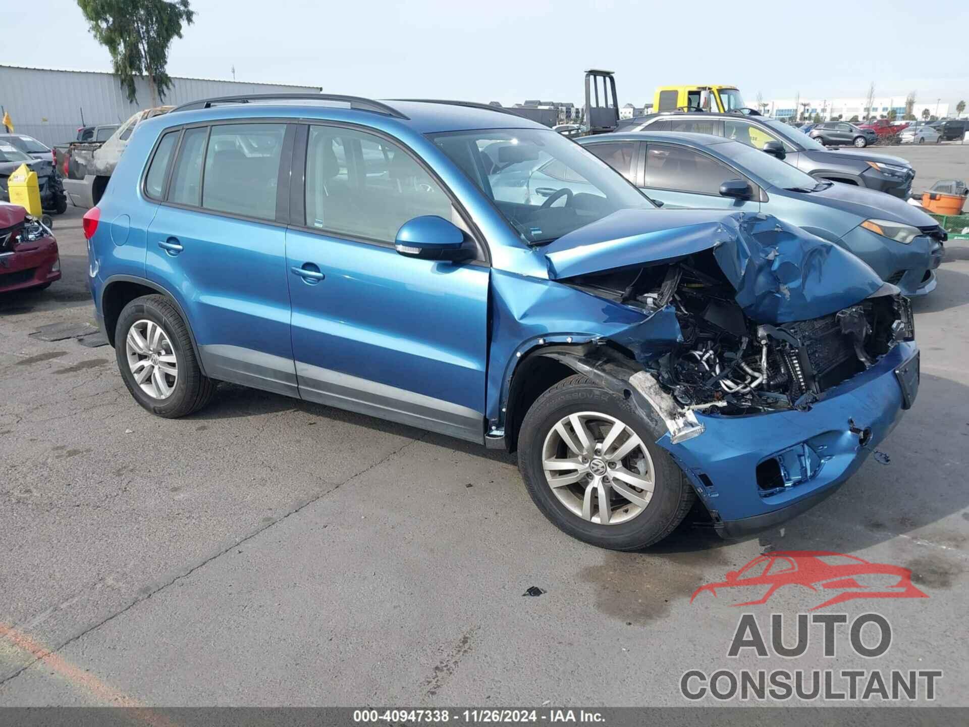 VOLKSWAGEN TIGUAN 2017 - WVGAV7AX1HK037757