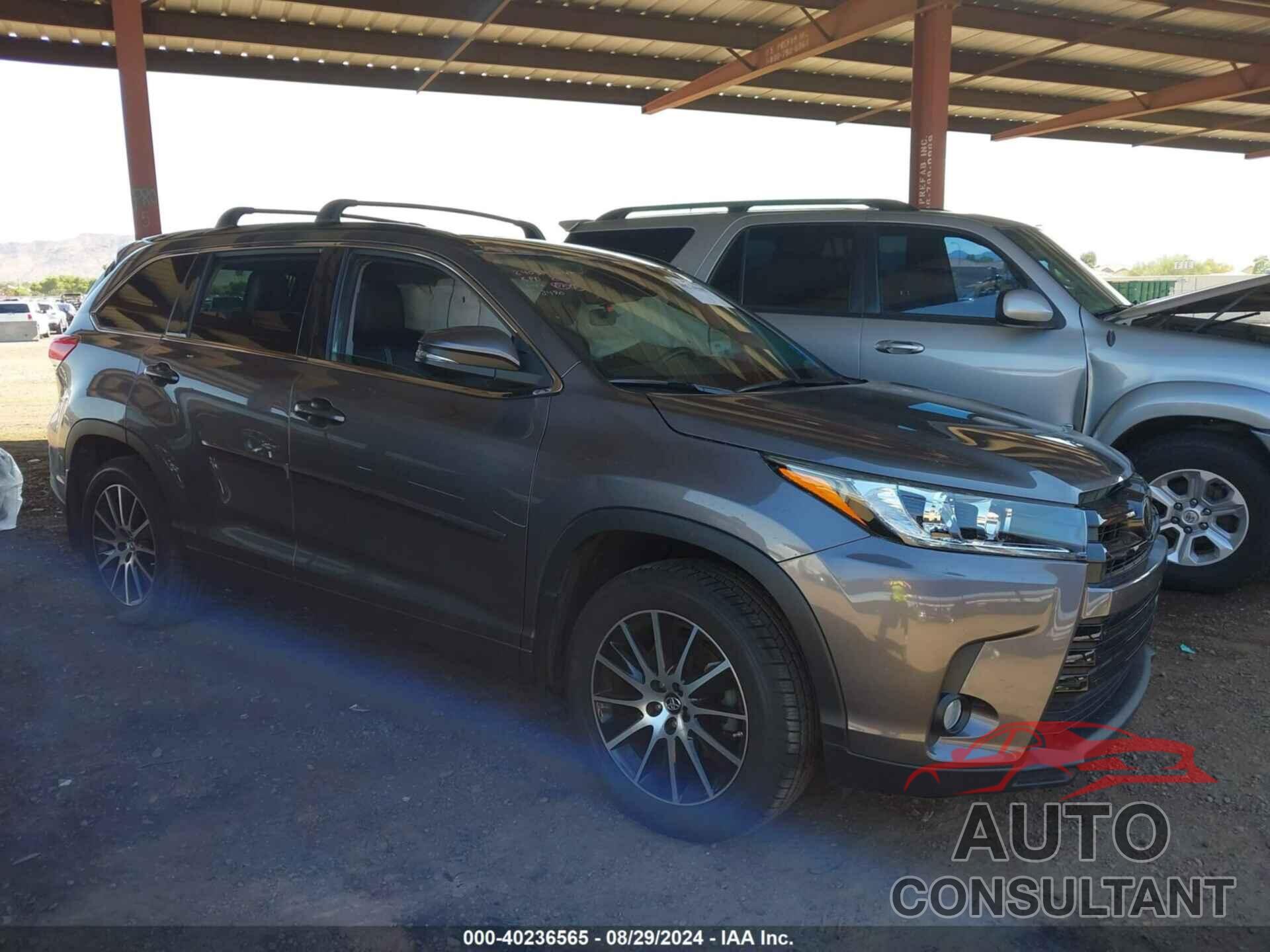 TOYOTA HIGHLANDER 2018 - 5TDJZRFH5JS548490