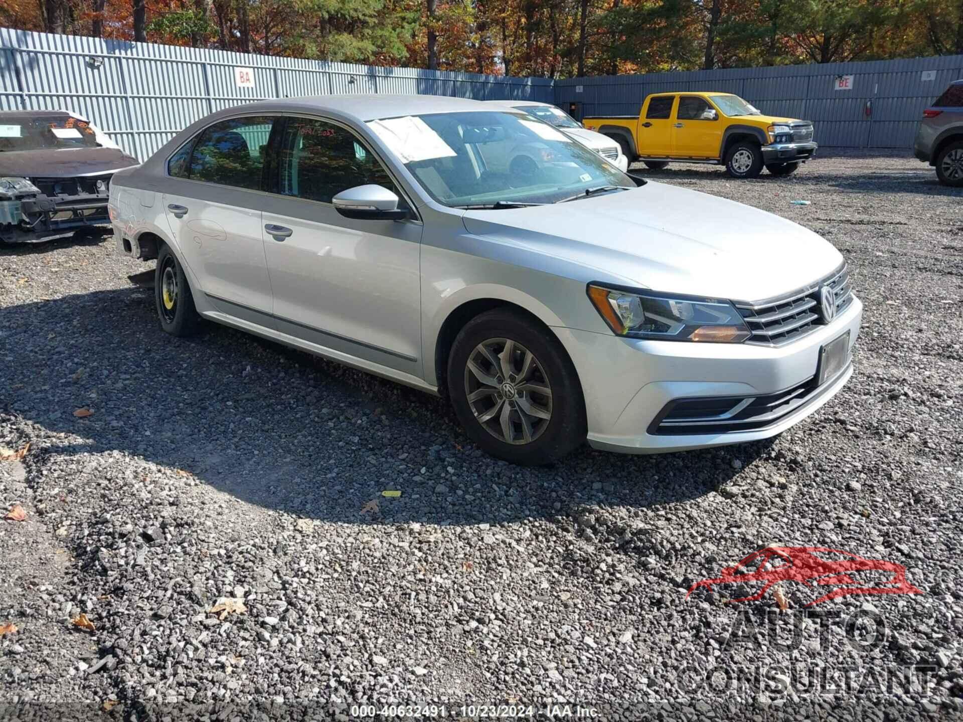 VOLKSWAGEN PASSAT 2017 - 1VWAT7A32HC051598