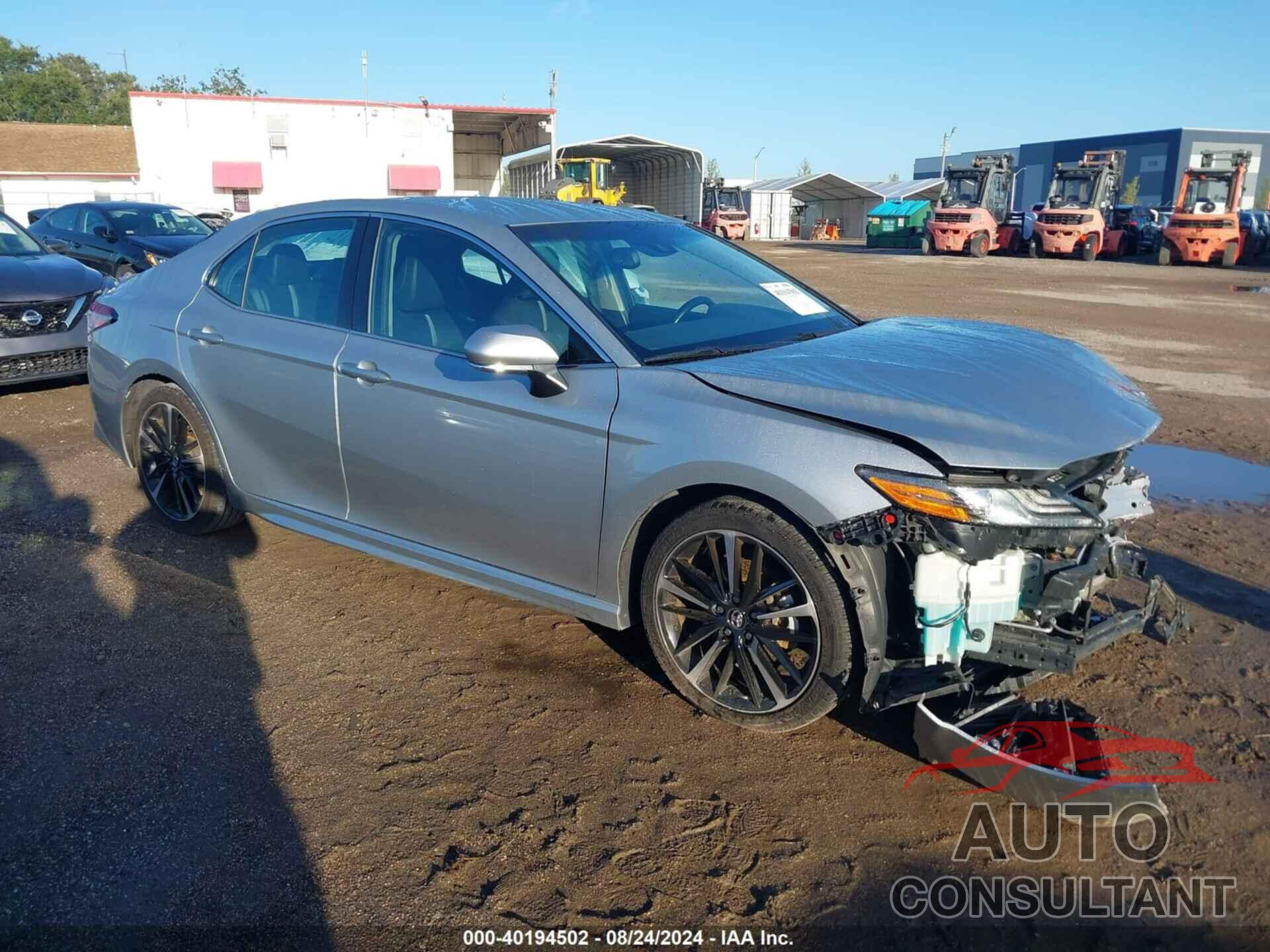 TOYOTA CAMRY 2018 - 4T1B61HK0JU512687