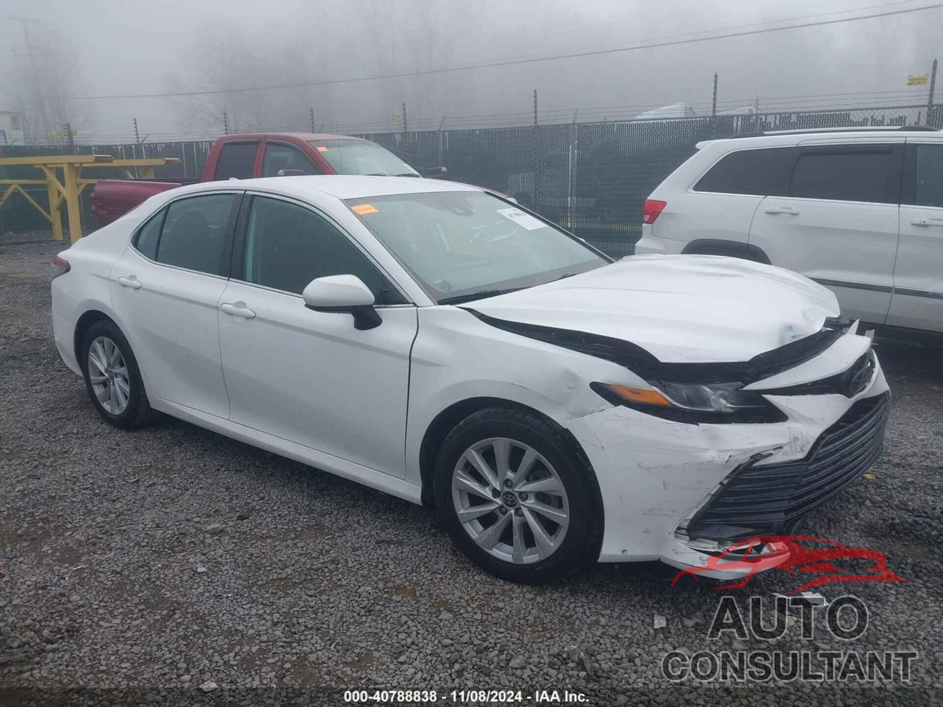TOYOTA CAMRY 2022 - 4T1C11AK1NU668269