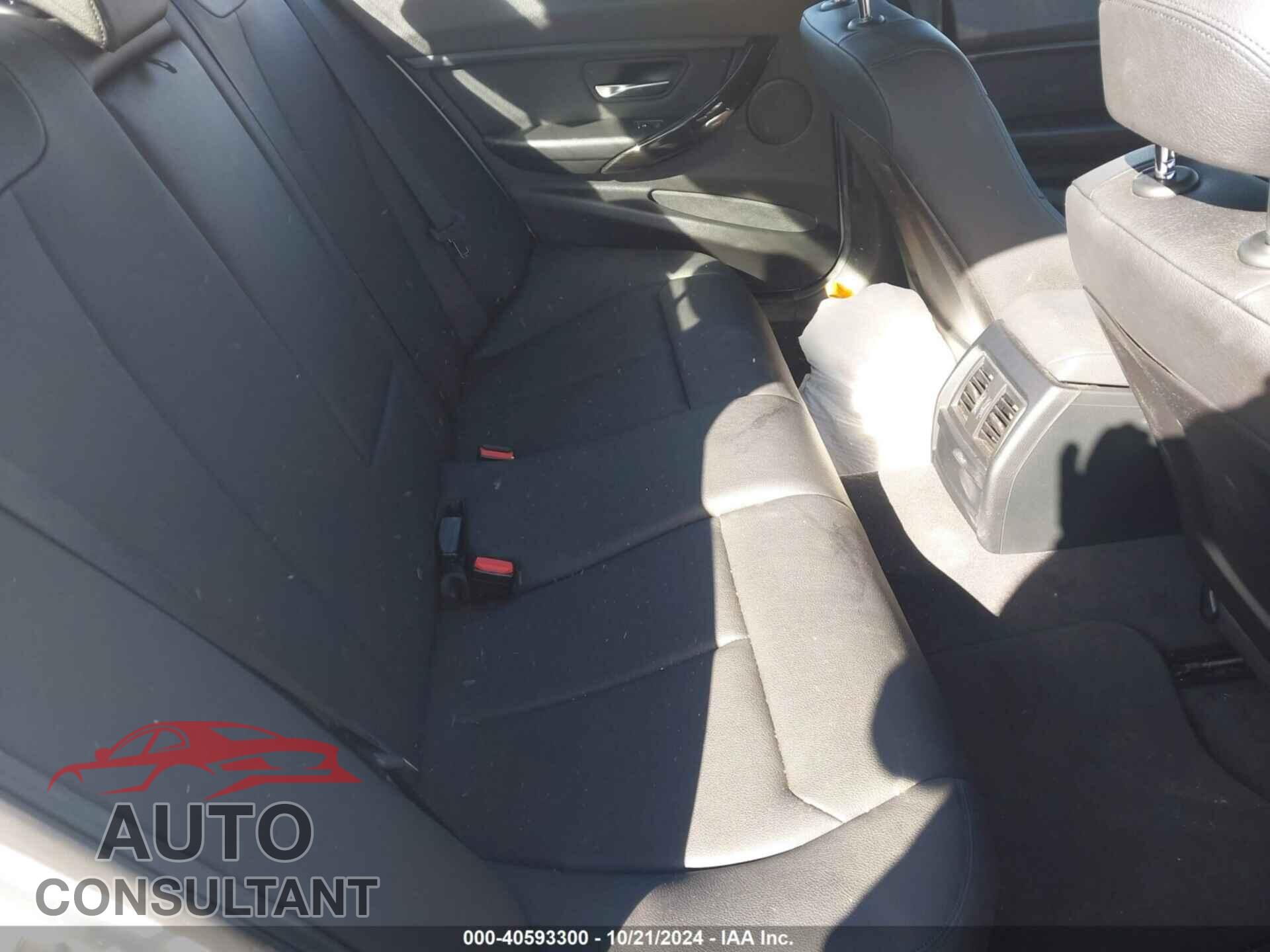 BMW 320I 2016 - WBA8E5G51GNU21867