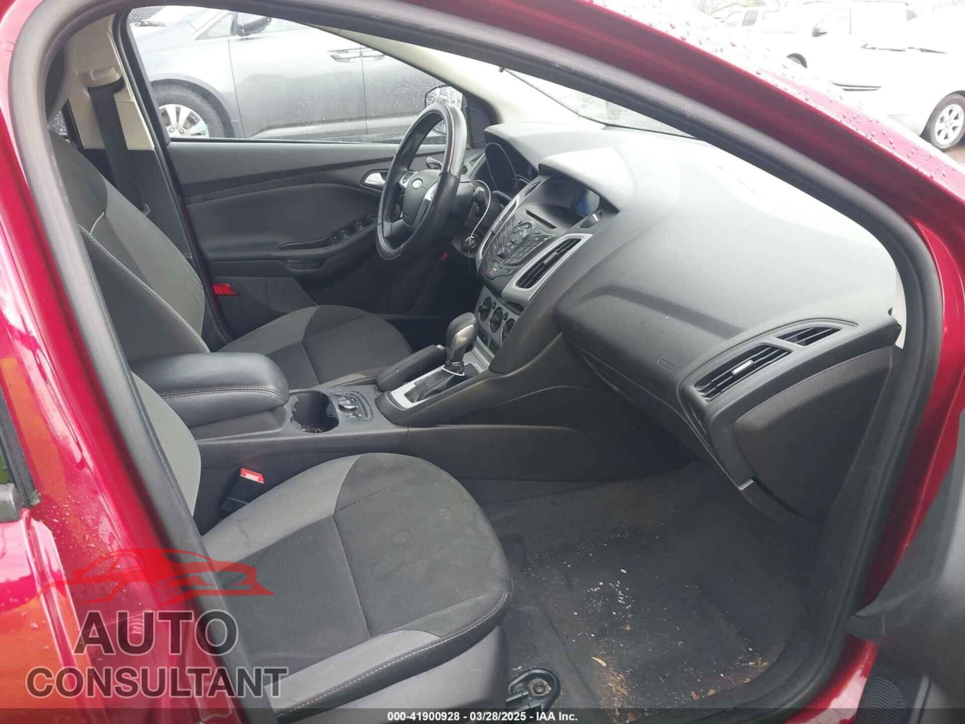 FORD FOCUS 2014 - 1FADP3F2XEL217378