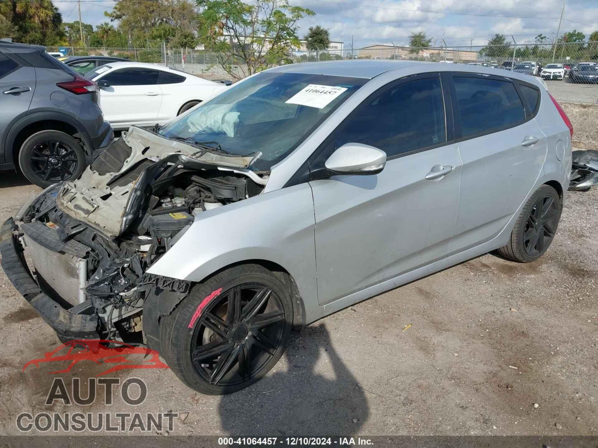 HYUNDAI ACCENT 2013 - KMHCU5AE4DU109242