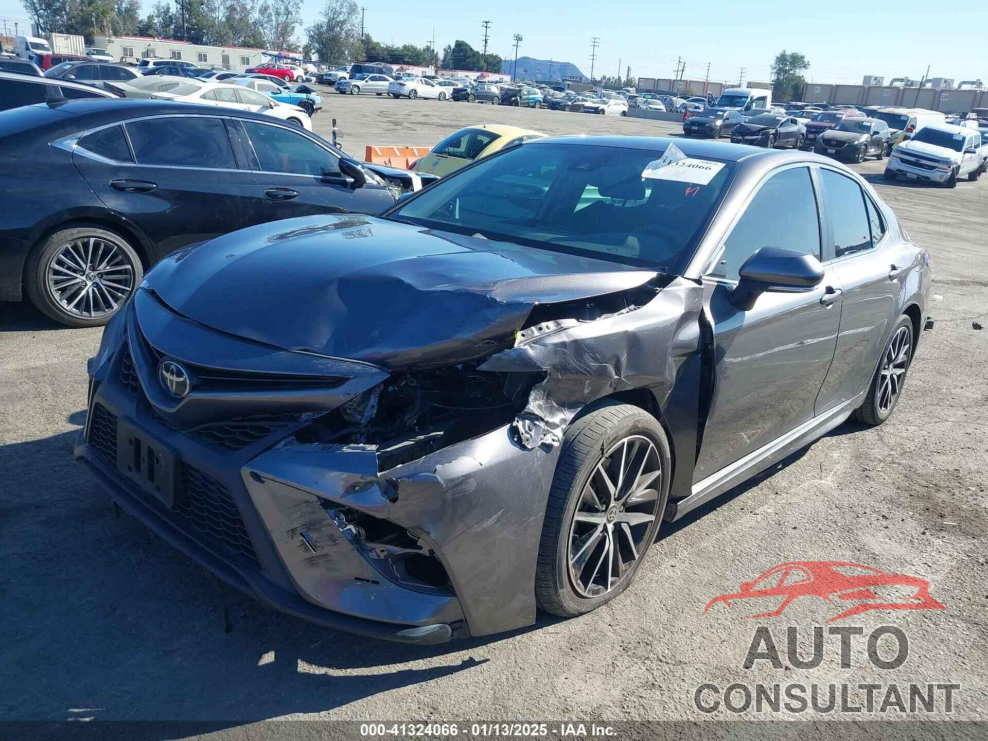 TOYOTA CAMRY 2022 - 4T1T11AK9NU709831