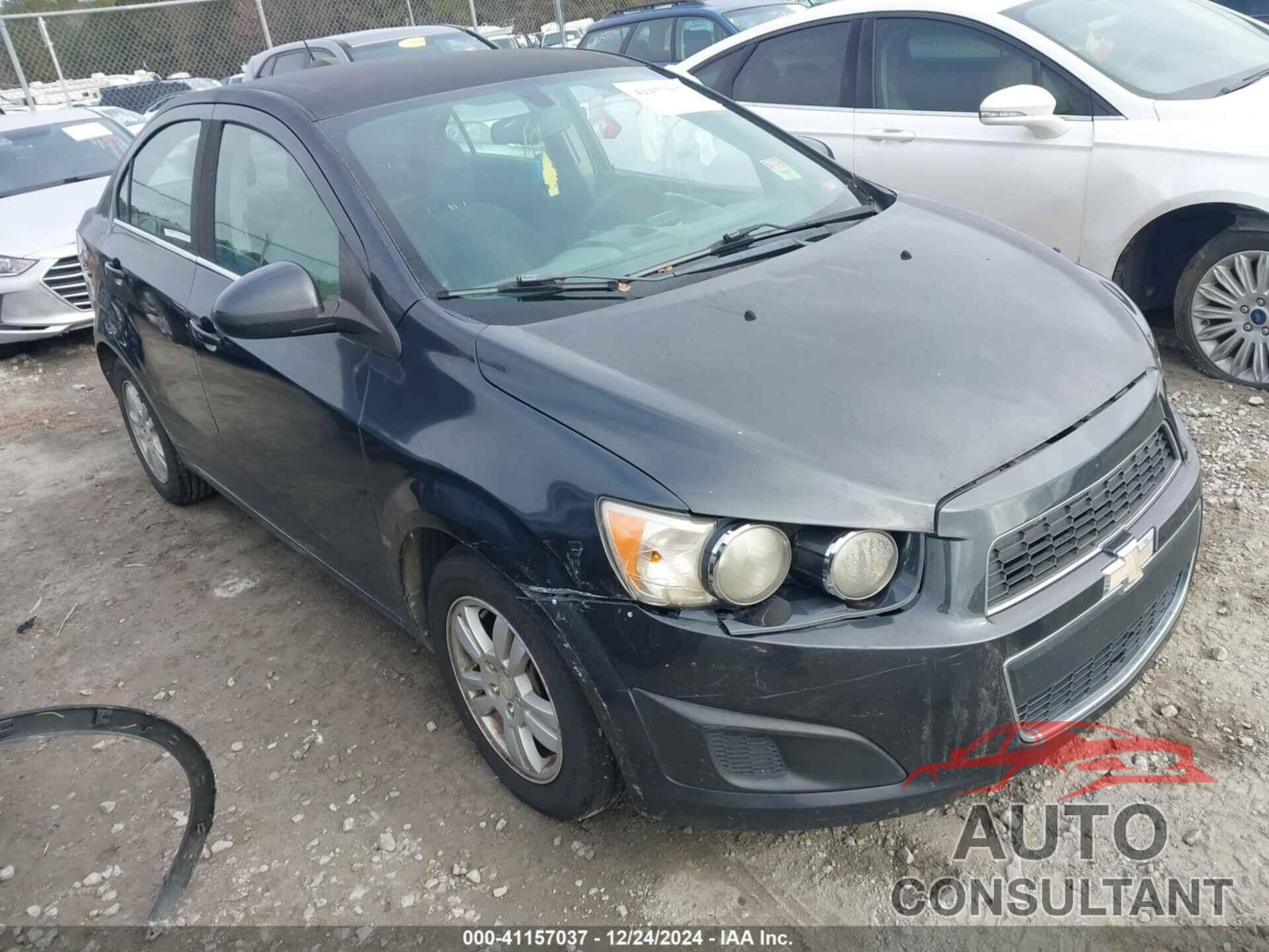 CHEVROLET SONIC 2015 - 1G1JC5SH1F4161639