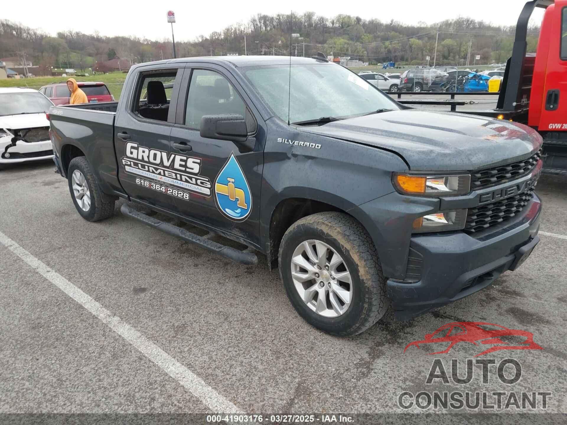CHEVROLET SILVERADO 1500 2021 - 1GCUYBEF6MZ125752