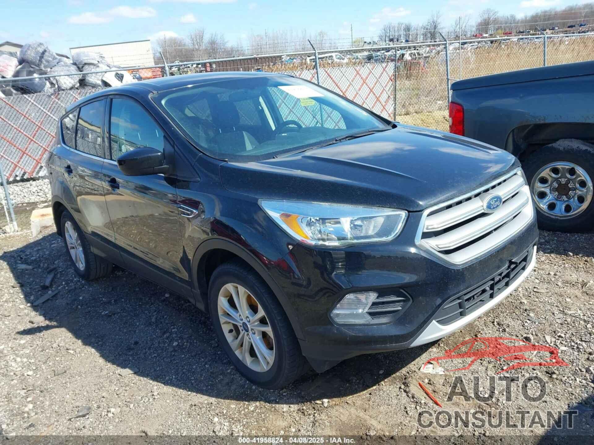 FORD ESCAPE 2017 - 1FMCU0GD5HUD27584