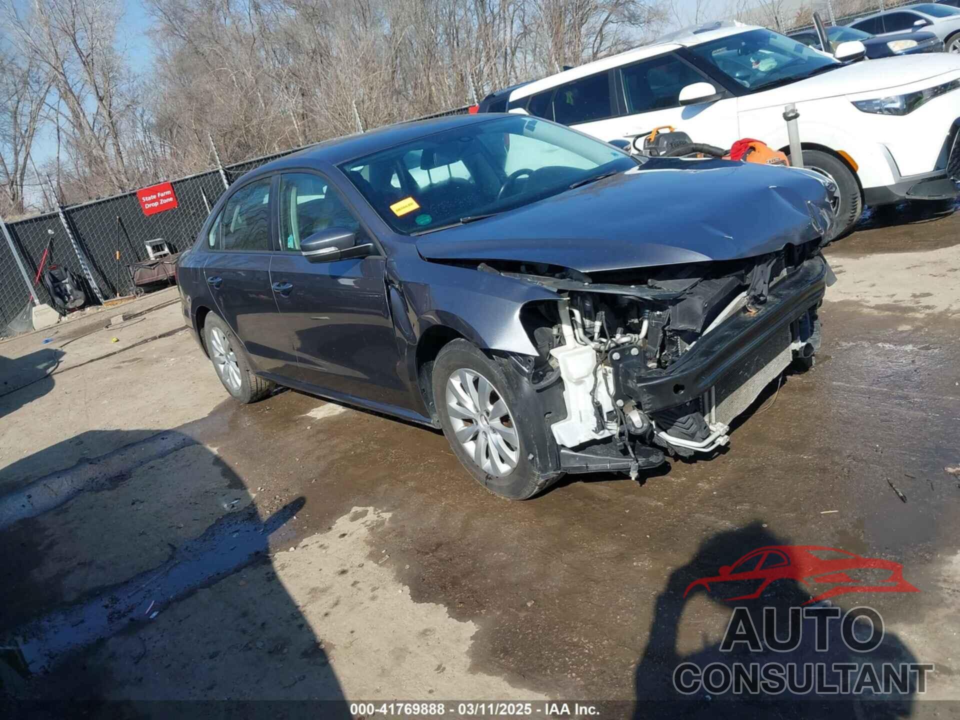 VOLKSWAGEN PASSAT 2015 - 1VWAT7A33FC015366