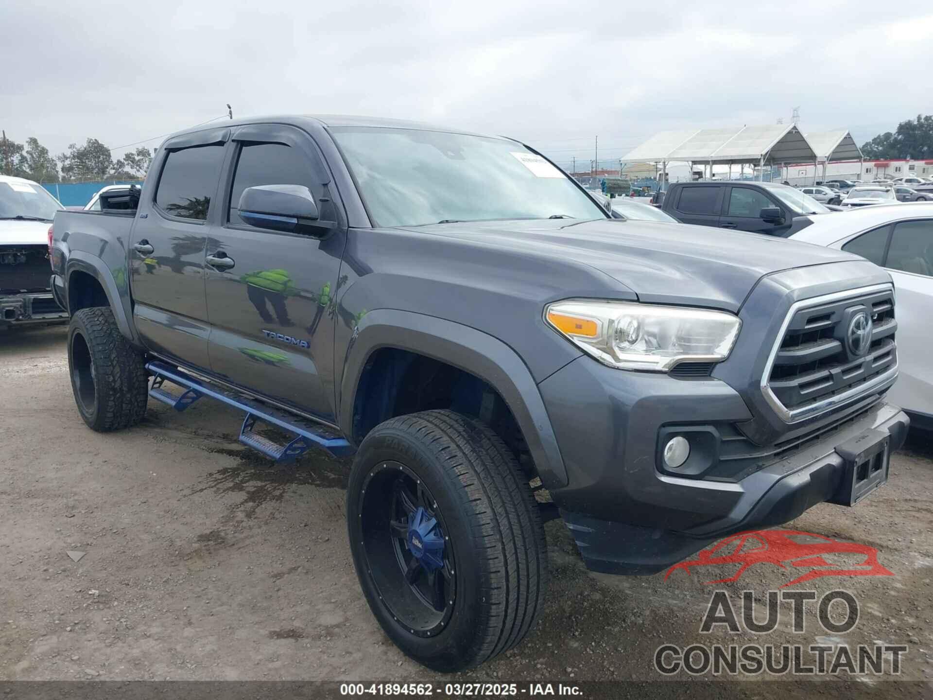 TOYOTA TACOMA 2018 - 5TFAZ5CNXJX066952