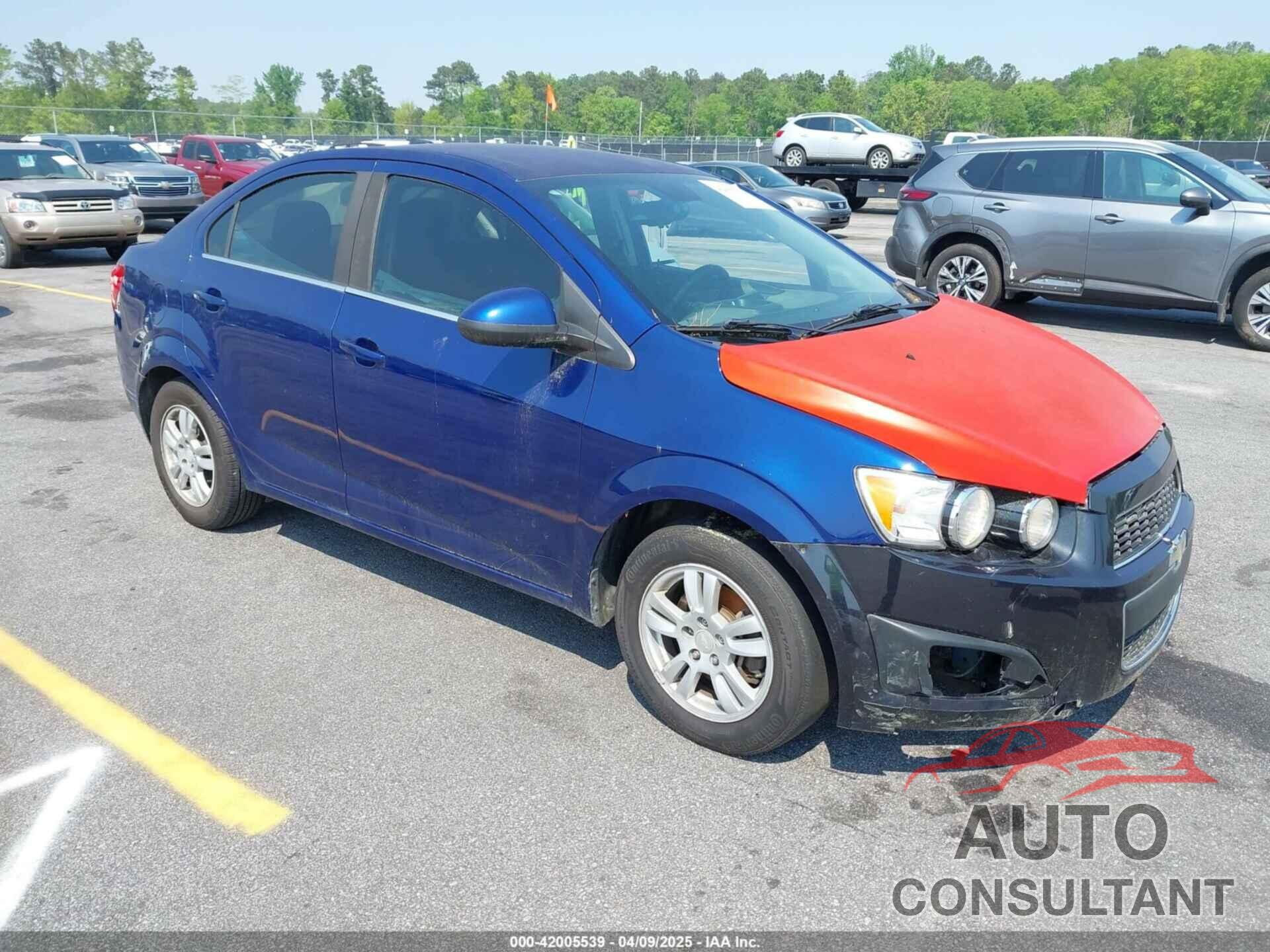 CHEVROLET SONIC 2013 - 1G1JC5SG7D4227809